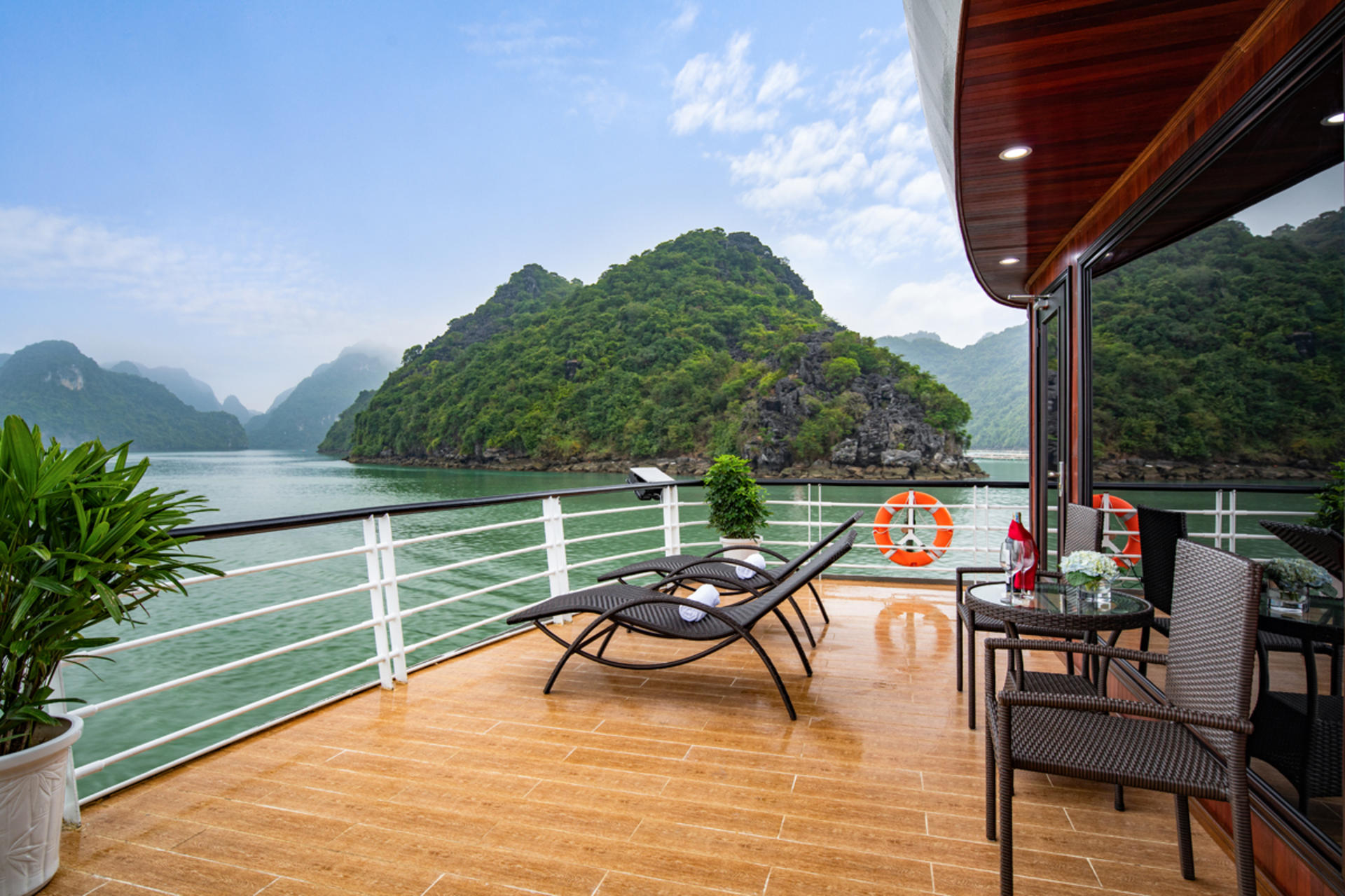Aspira 2D1N Cruise: Ha Long Bay & Lan Ha Bay - Thumbnail 3
