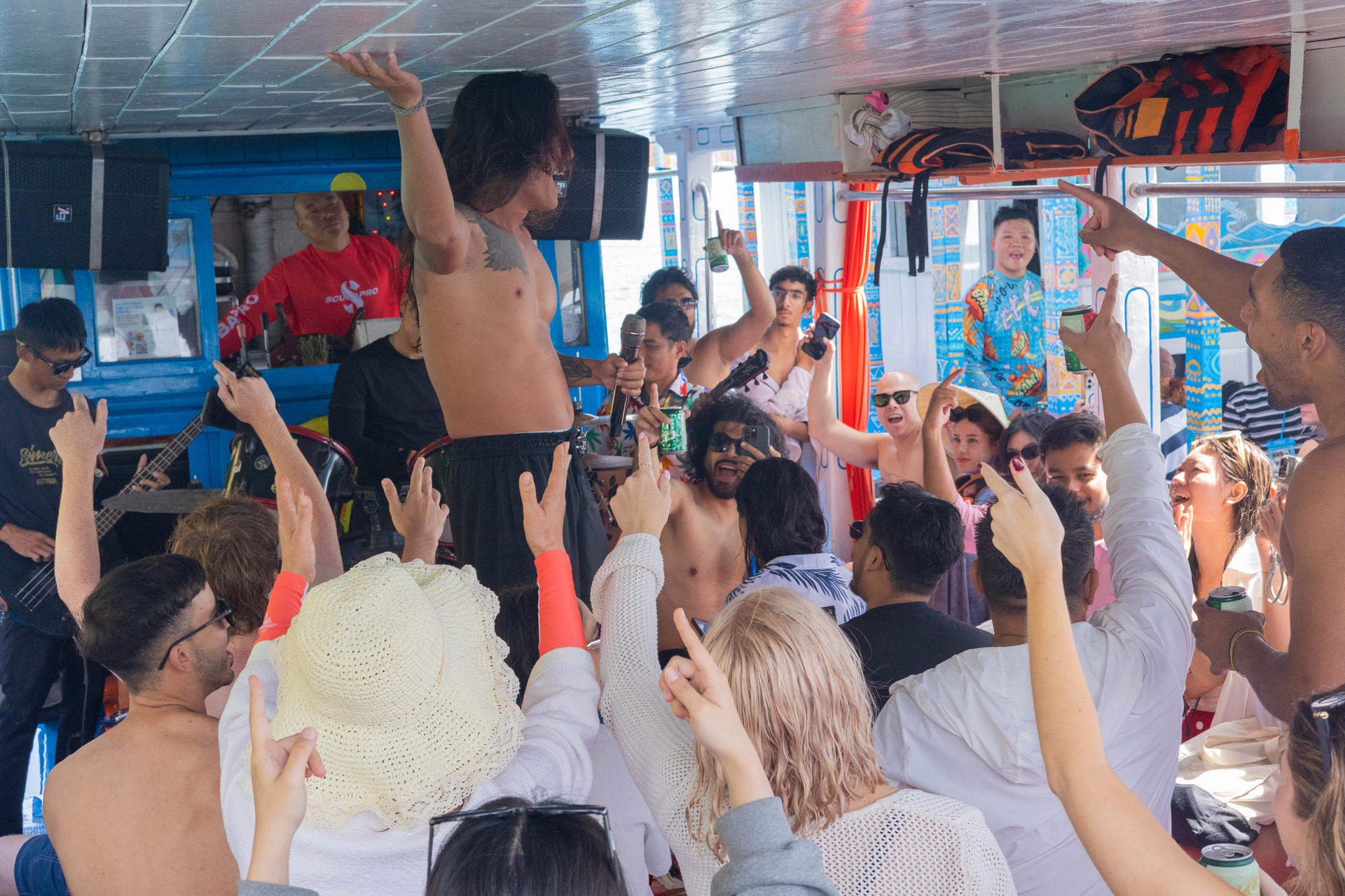 Nha Trang Floating Bar Boat Party Island Hopping Tour - Thumbnail 16