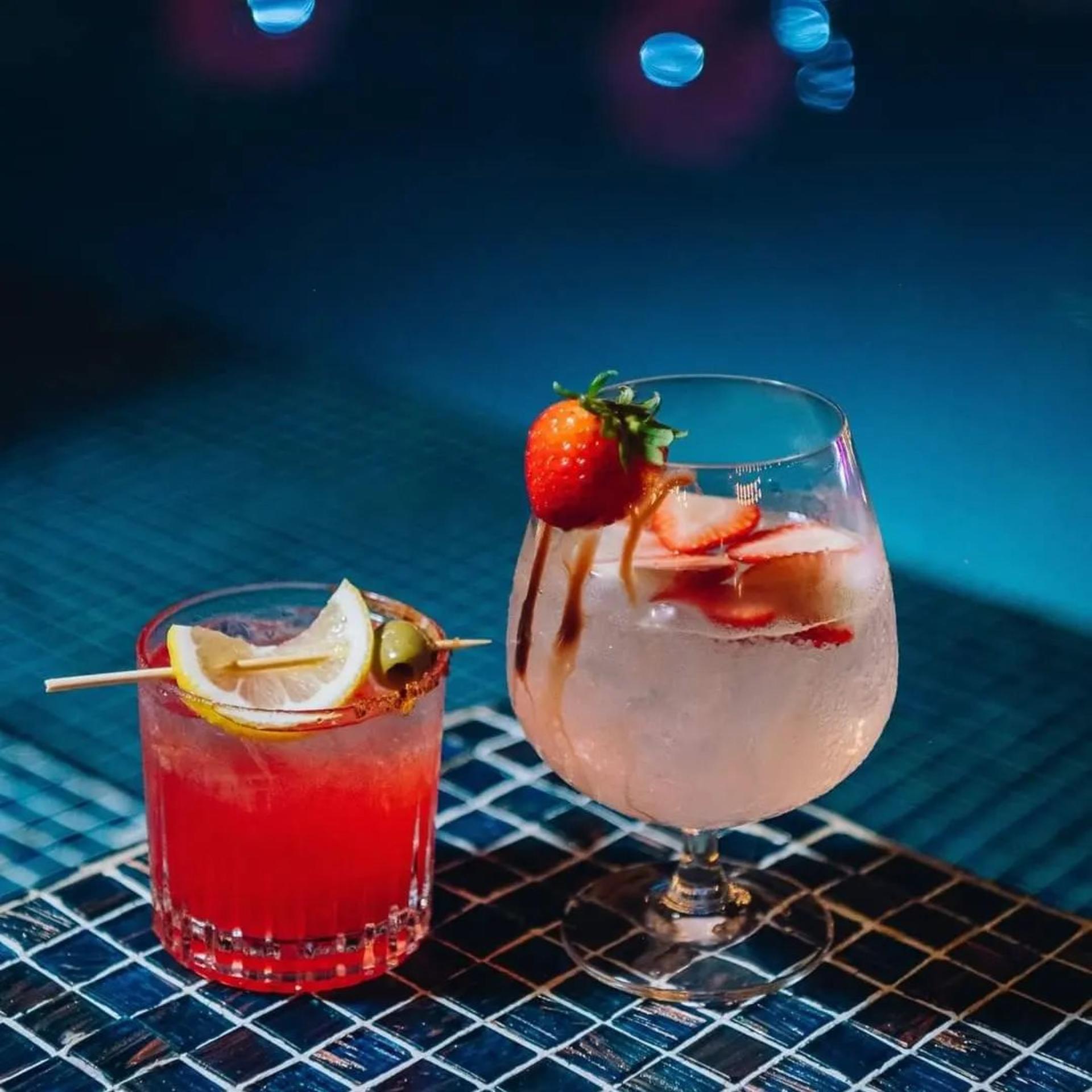 Flashback Rooftop Bar Skyline Dining & Craft Cocktails - Thumbnail 10