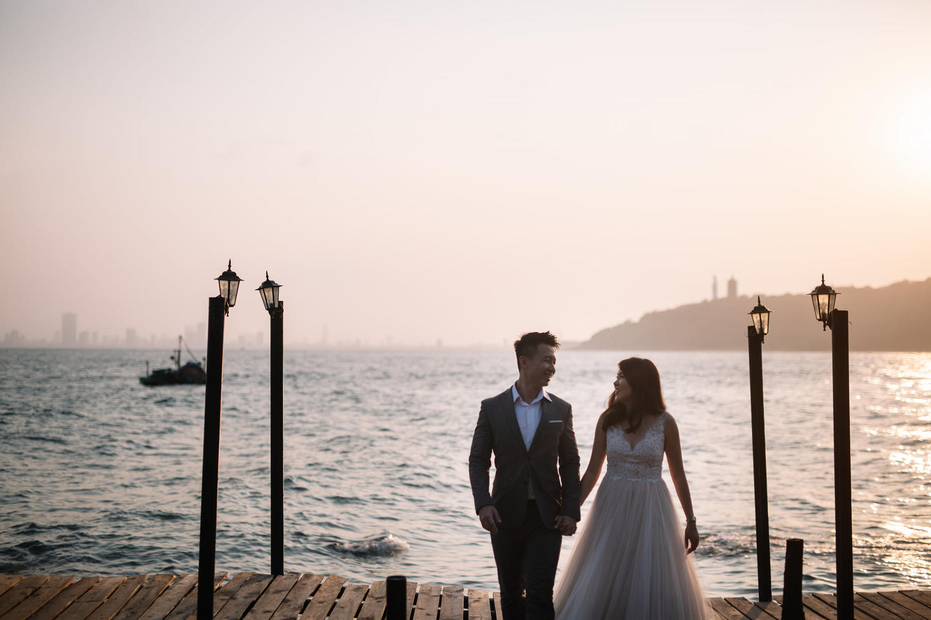 Da Nang: Beach Photoshoot with Professional Photographer - Thumbnail 2
