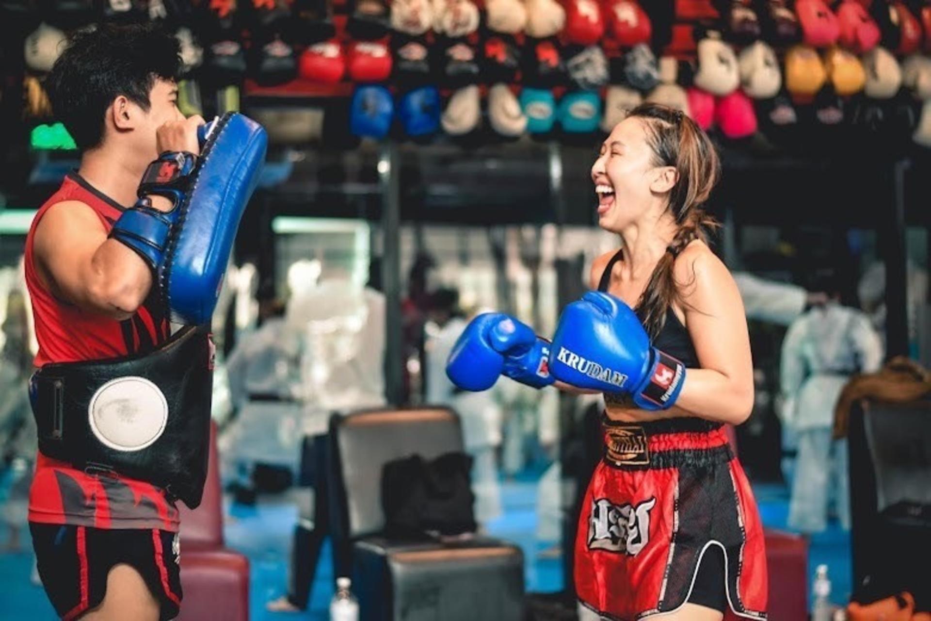 Kru Dam Muay Thai (Thai Boxing) Class Sukhumvit 36 Bangkok - Thumbnail 8