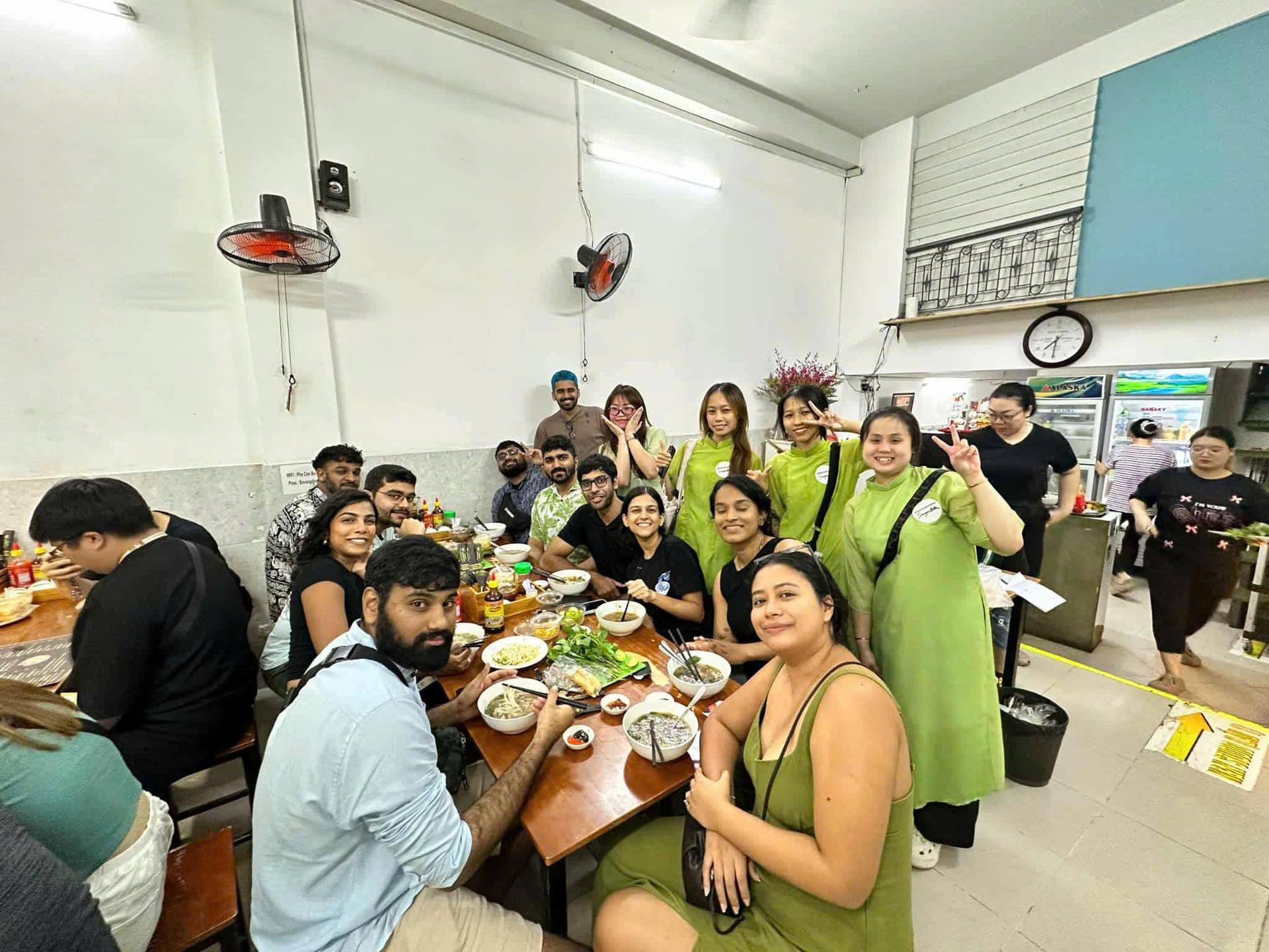 Ho Chi Minh City: Walking Street Food Tour with 12 Local Tastings - Thumbnail 15