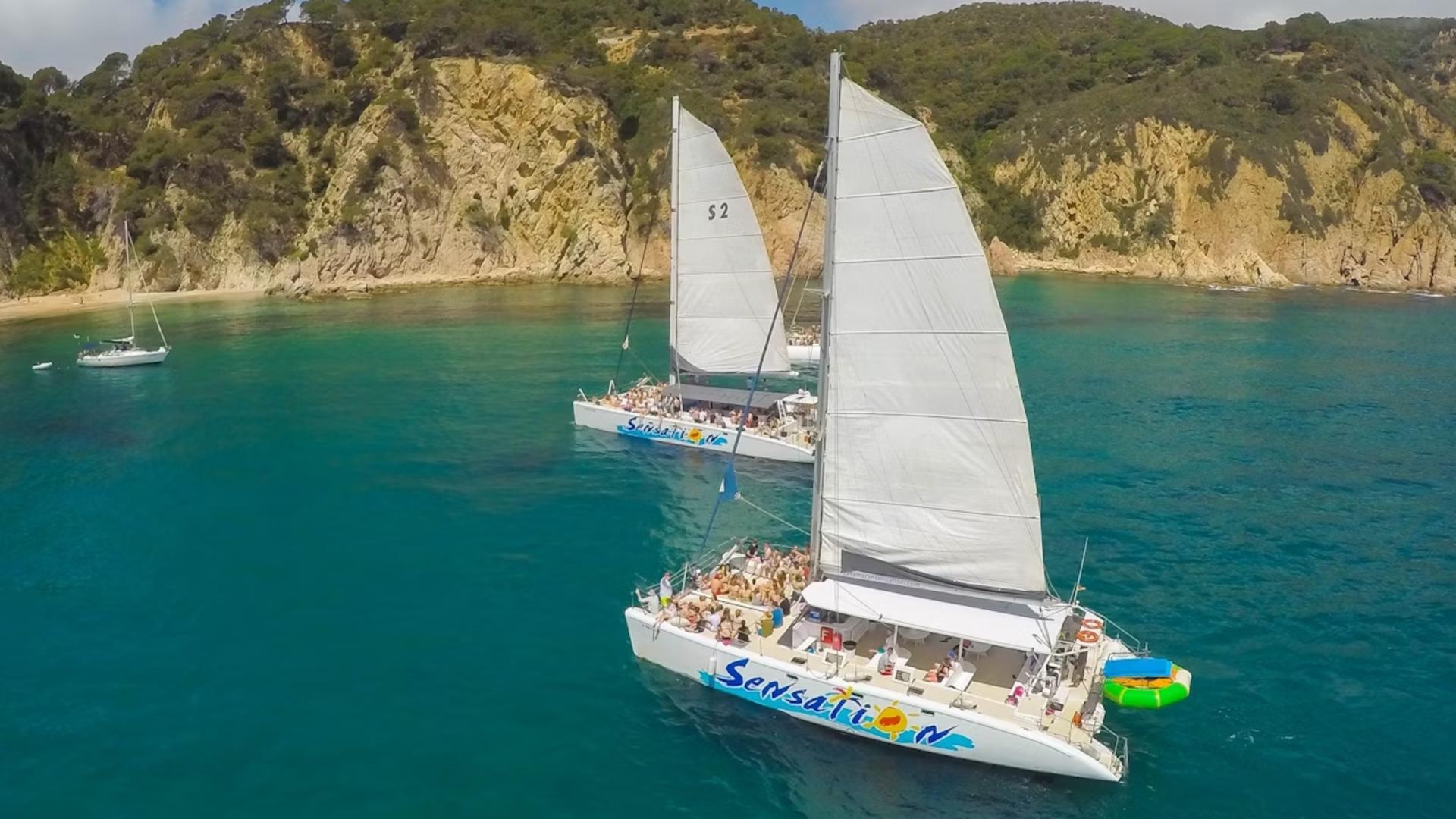 Catamaran tour from Fenals with barbecue in Costa Brava - Thumbnail 5