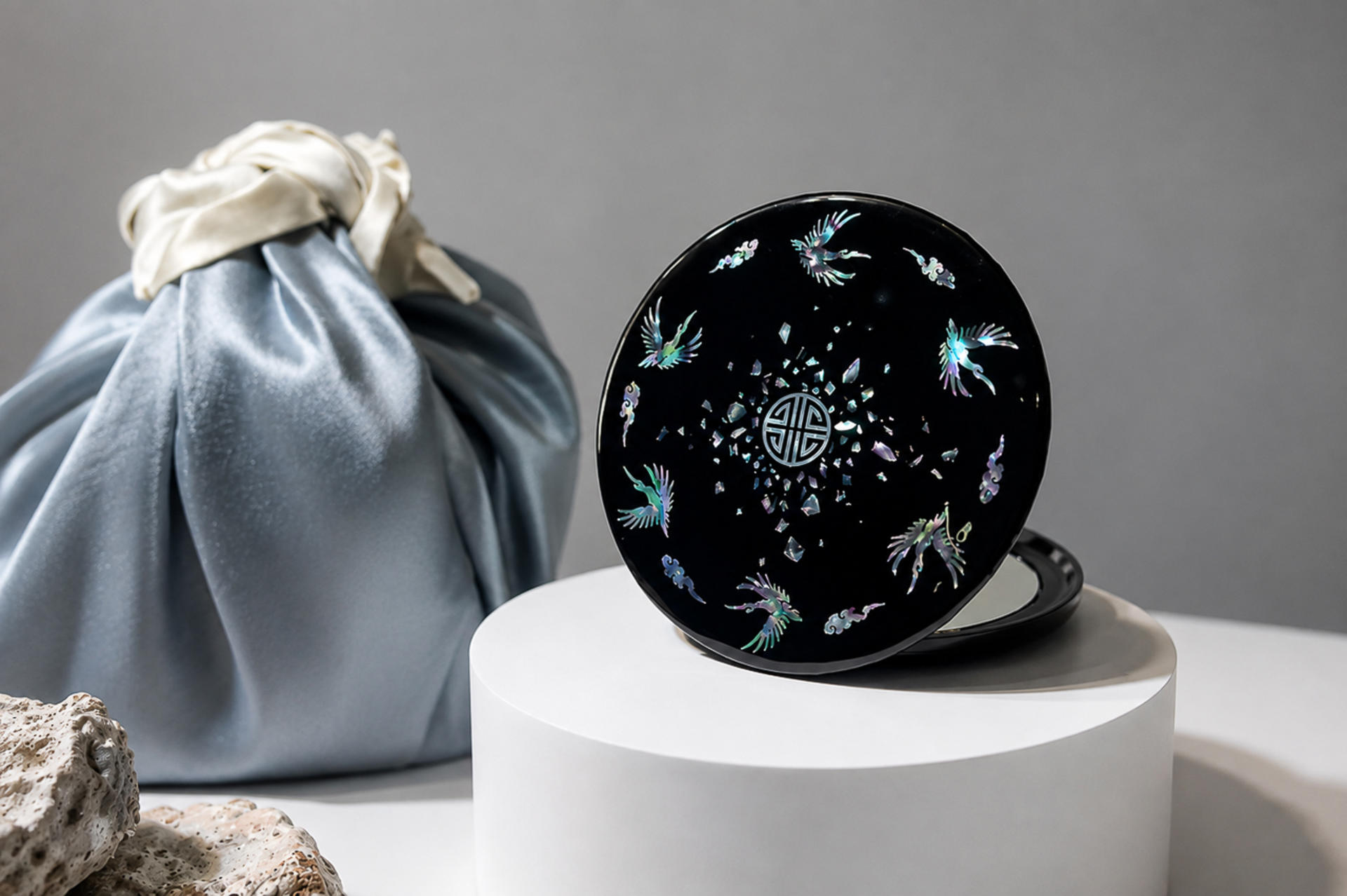 Seoul: Traditional Mother-of-Pearl Craft Workshop in Myeongdong - Thumbnail 4