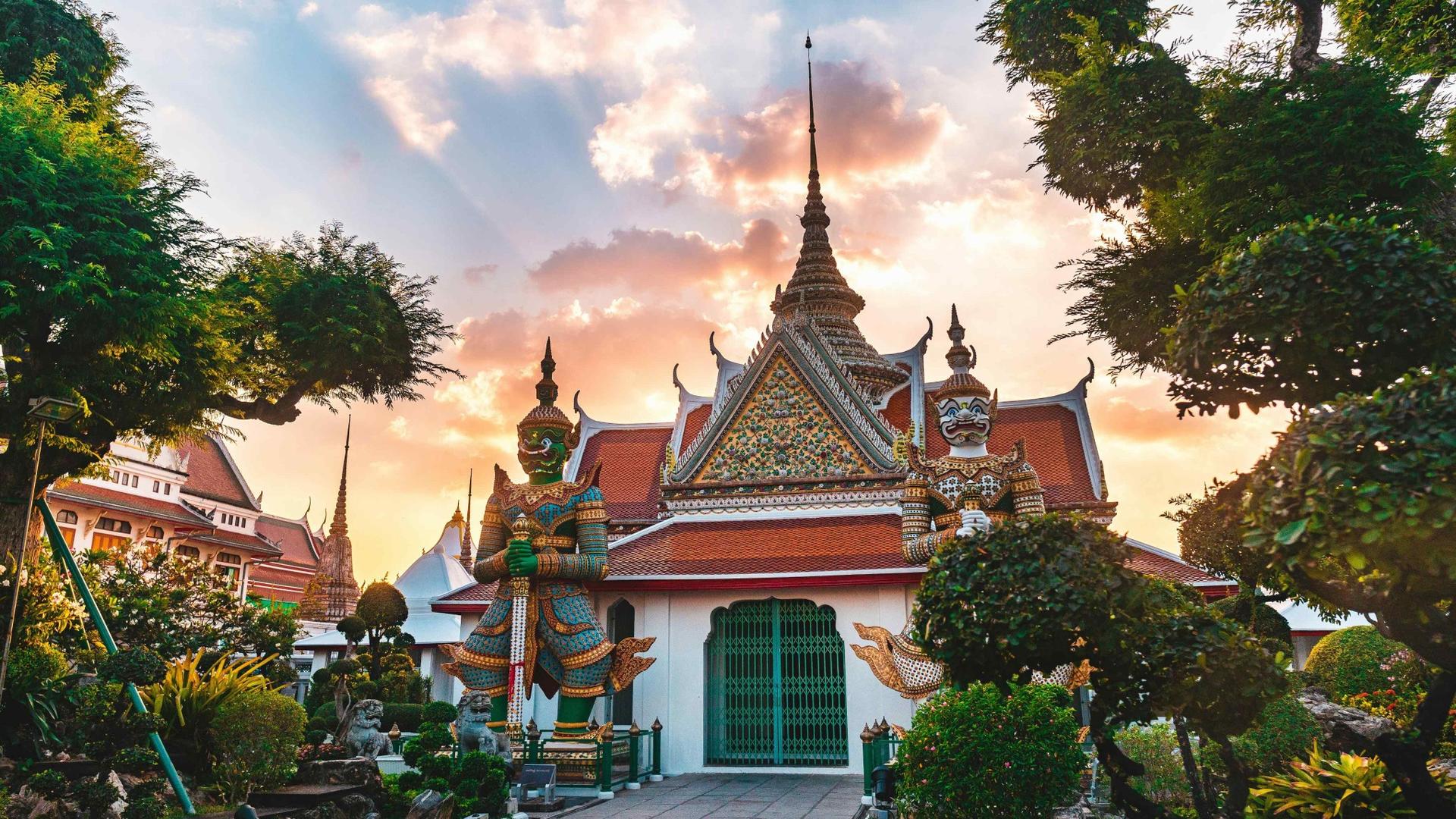 Bangkok Grand Palace Wat Arun Half-Day Guided Tour with Boat - Thumbnail 7