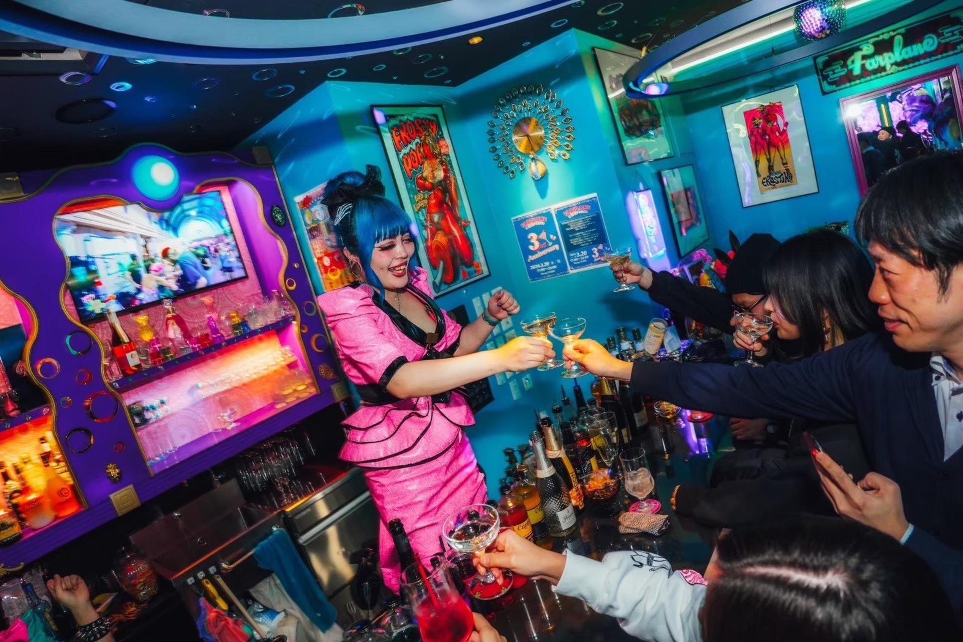 Osaka Shinsaibashi: FARPLANE PARCO BAR Admission Ticket with drink(For Foreign) - Thumbnail 3