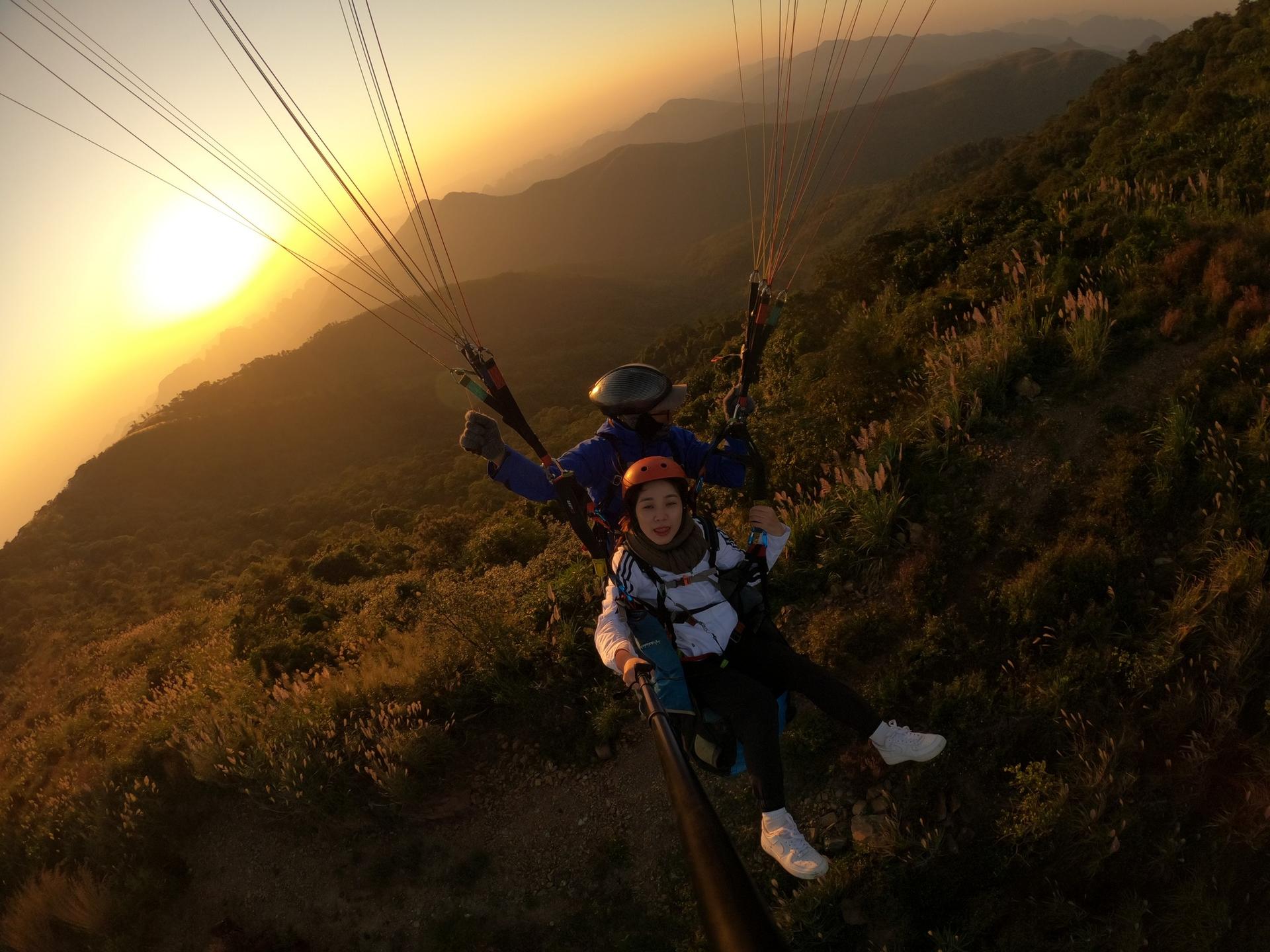 Hanoi Paragliding Tour – With Round-Trip Transfer to the Flying Site - Thumbnail 10
