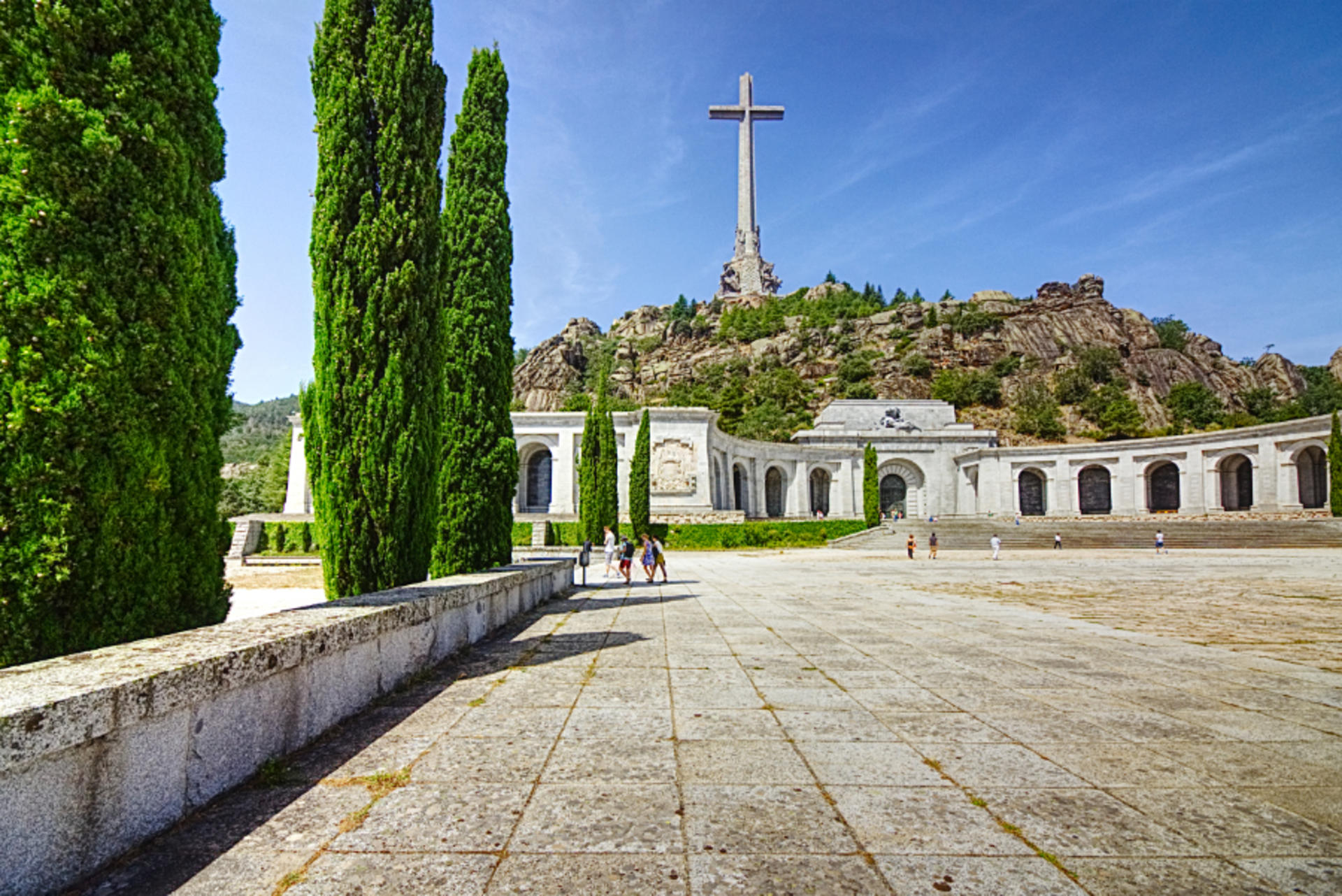 El Escorial and Valley Half-Day Morning Tour from Madrid - Thumbnail 4