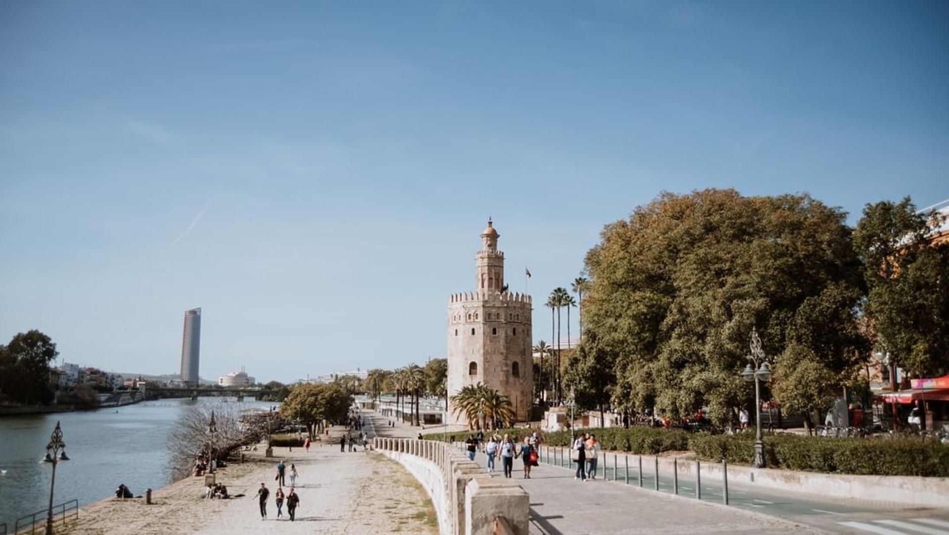 Seville: Guided Monumental Walking Tour - Thumbnail 4