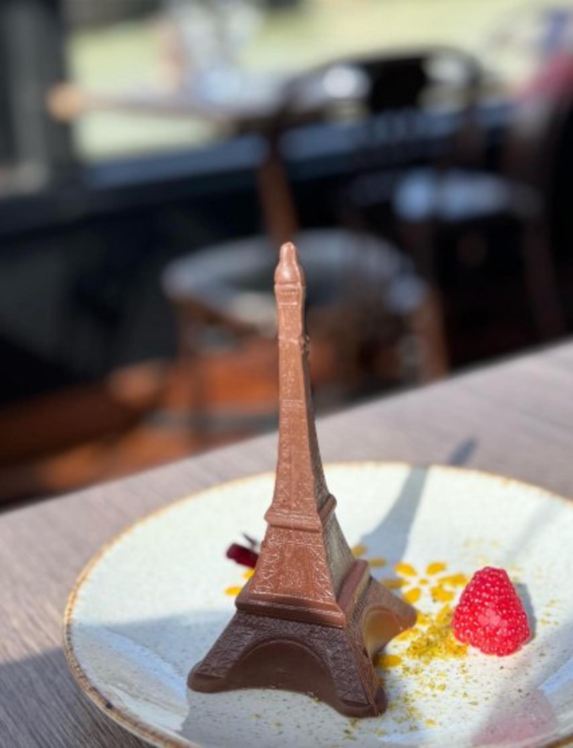 Seine River Cruise with Parisian Lunch or Dinner - Thumbnail 10
