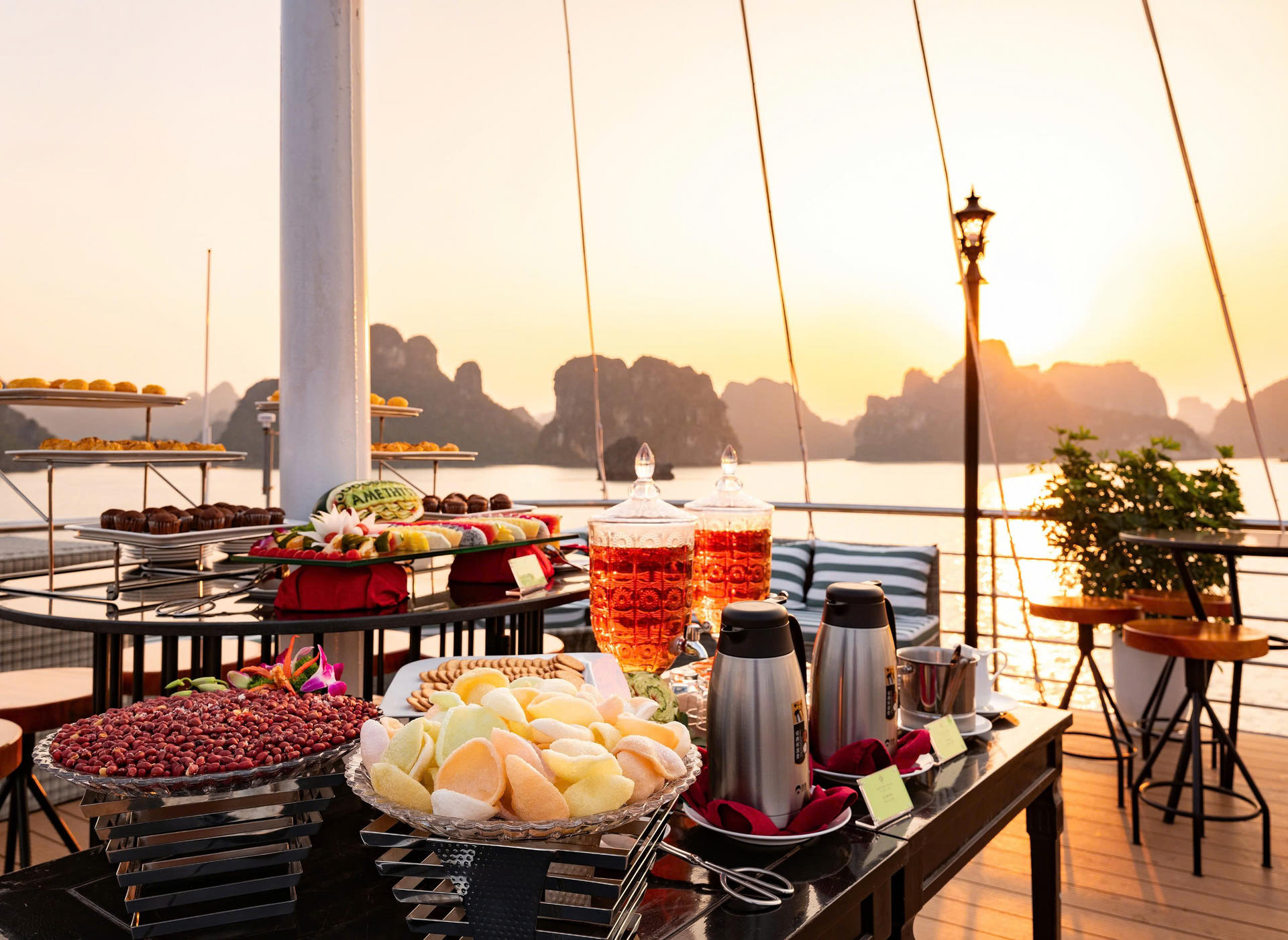 Amethyst Luxury Day Cruise: Ha Long Bay with Sung Sot & Ti Top - Thumbnail 20