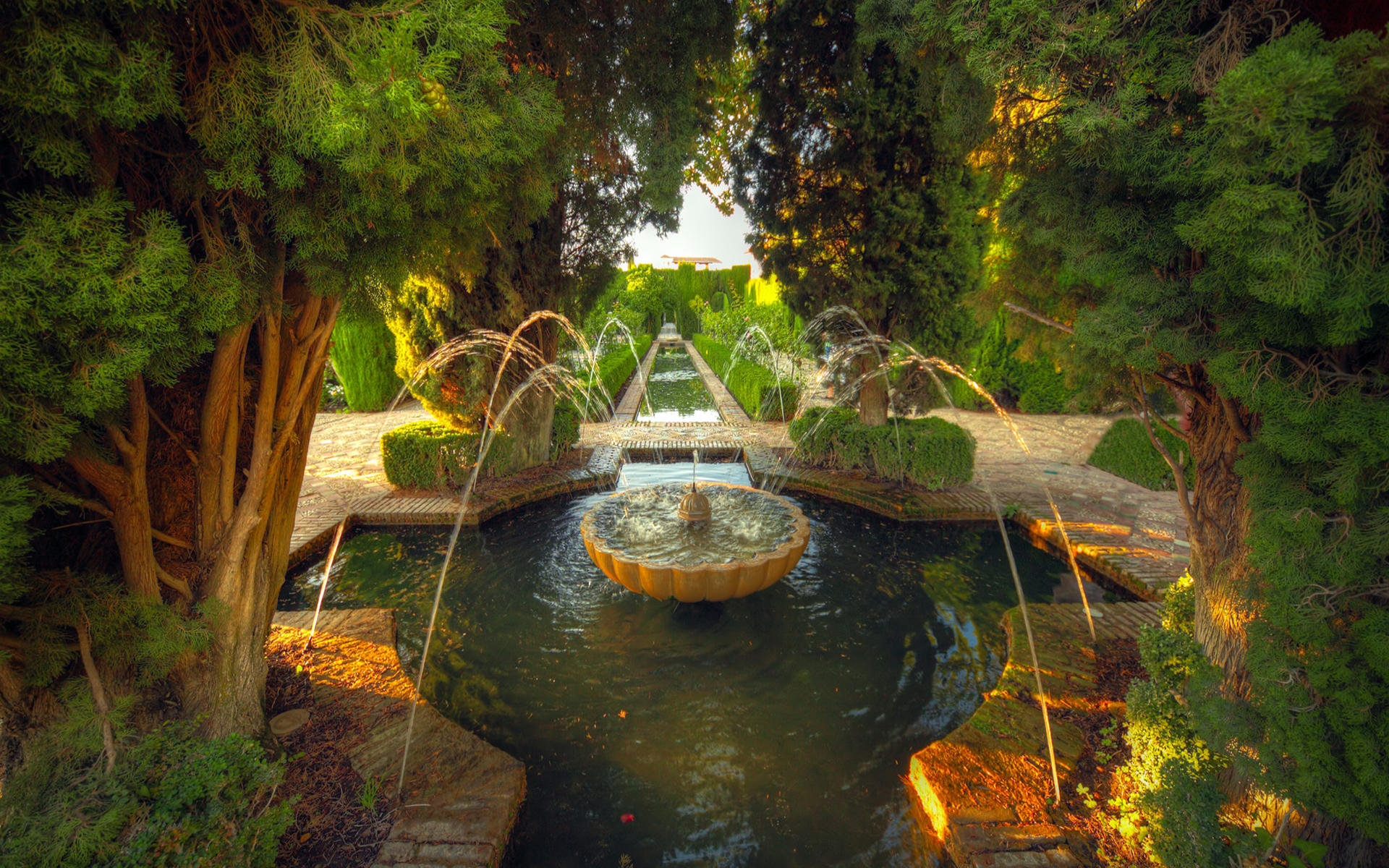 Alhambra Complex Tour: Nasrid Palaces, Alcazaba & Generalife - Thumbnail 10