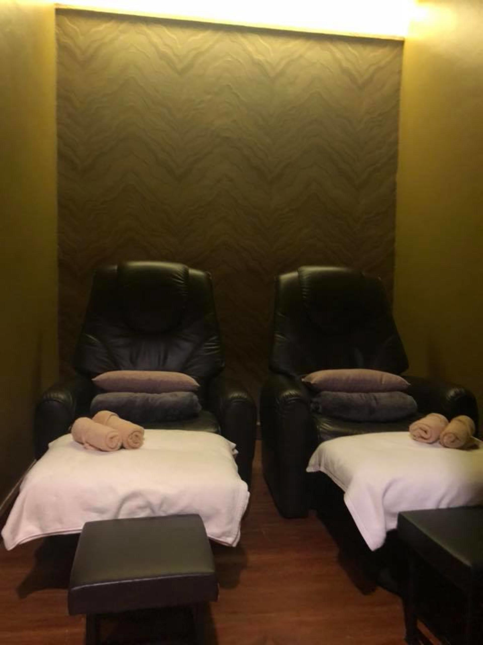 Lek Massage and Spa at BTS Asok station Experience in Bangkok - Thumbnail 6
