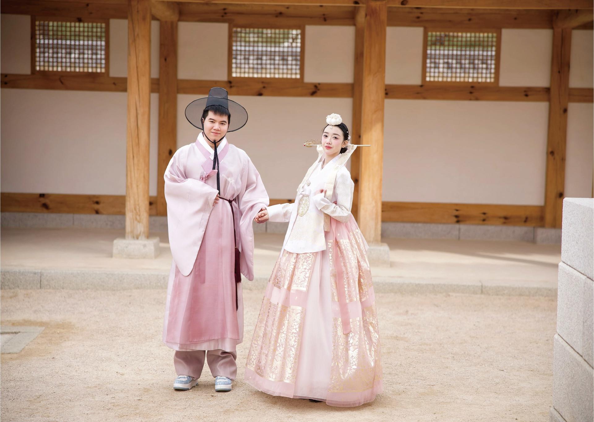 Hanbok Rental with Hairstyling & Accessories at Hanbokgirls - Thumbnail 78