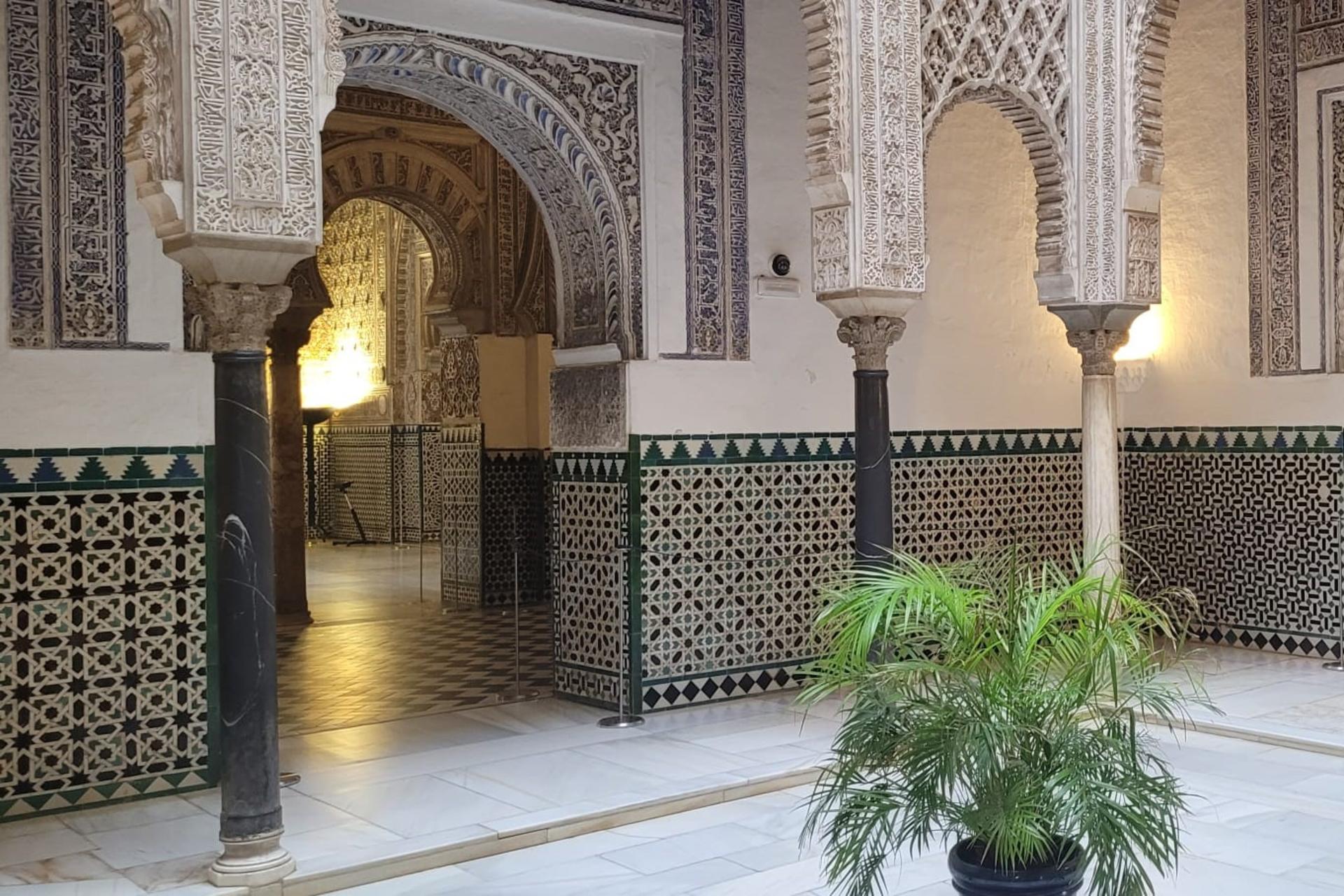Alcazar, Cathedral and Giralda Tour in Seville - Thumbnail 6