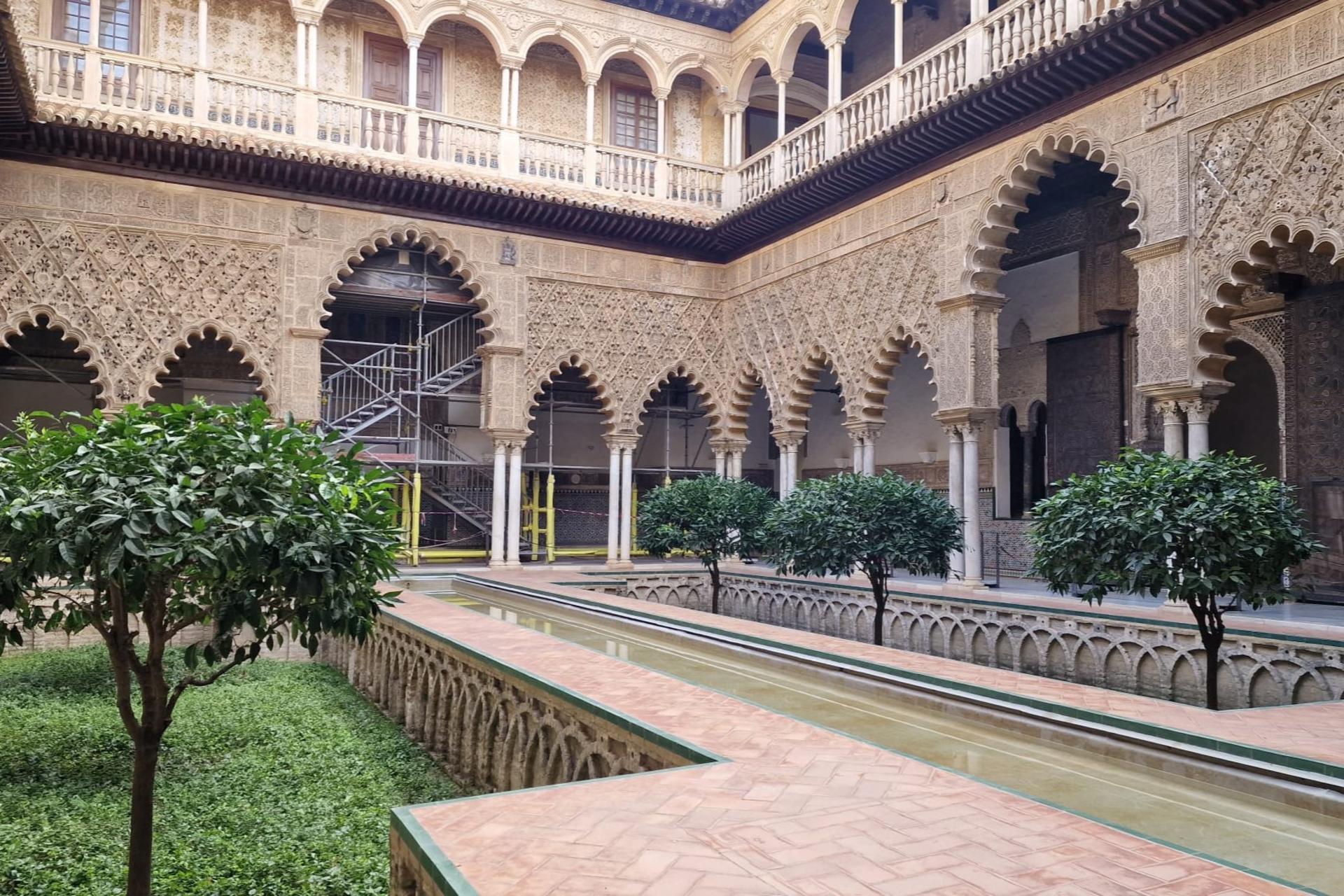 Alcazar, Cathedral and Giralda Tour in Seville - Thumbnail 7