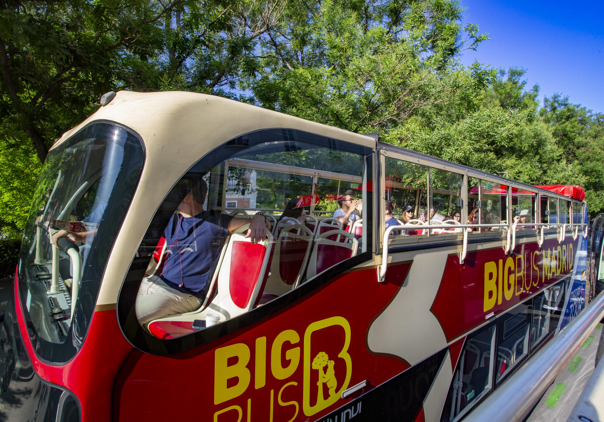 Madrid Hop-On Hop-Off Bus - Thumbnail 13