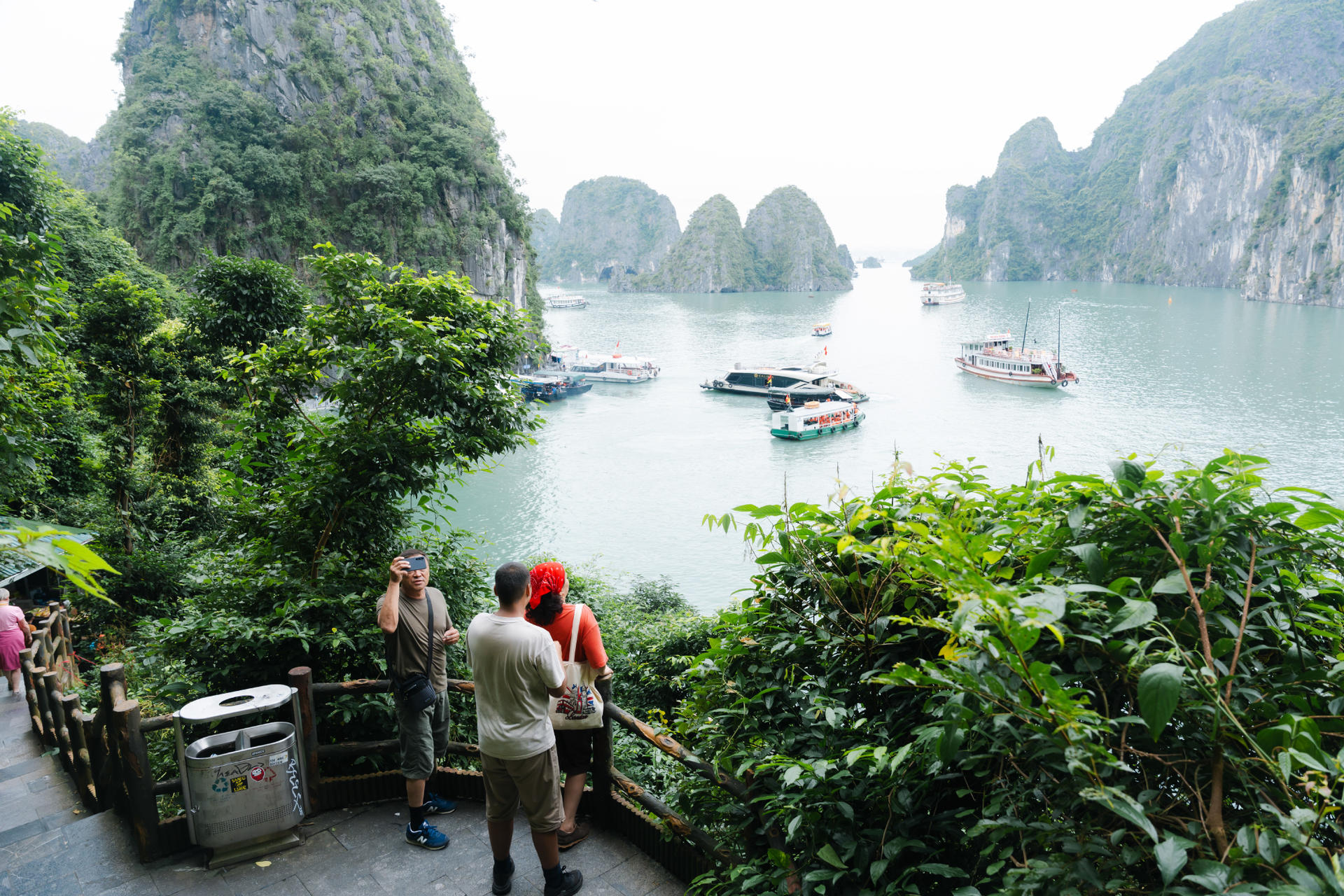 Du Yen 2D1N Luxury Cruise: Ha Long Bay with Sung Sot & Ti Top - Thumbnail 26