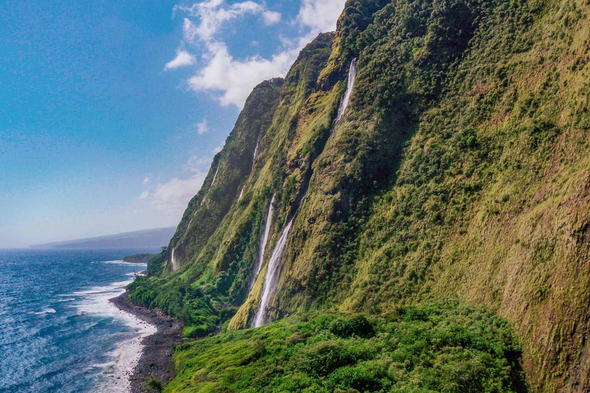 Big Island Spectacular Helicopter Tour - Thumbnail 5