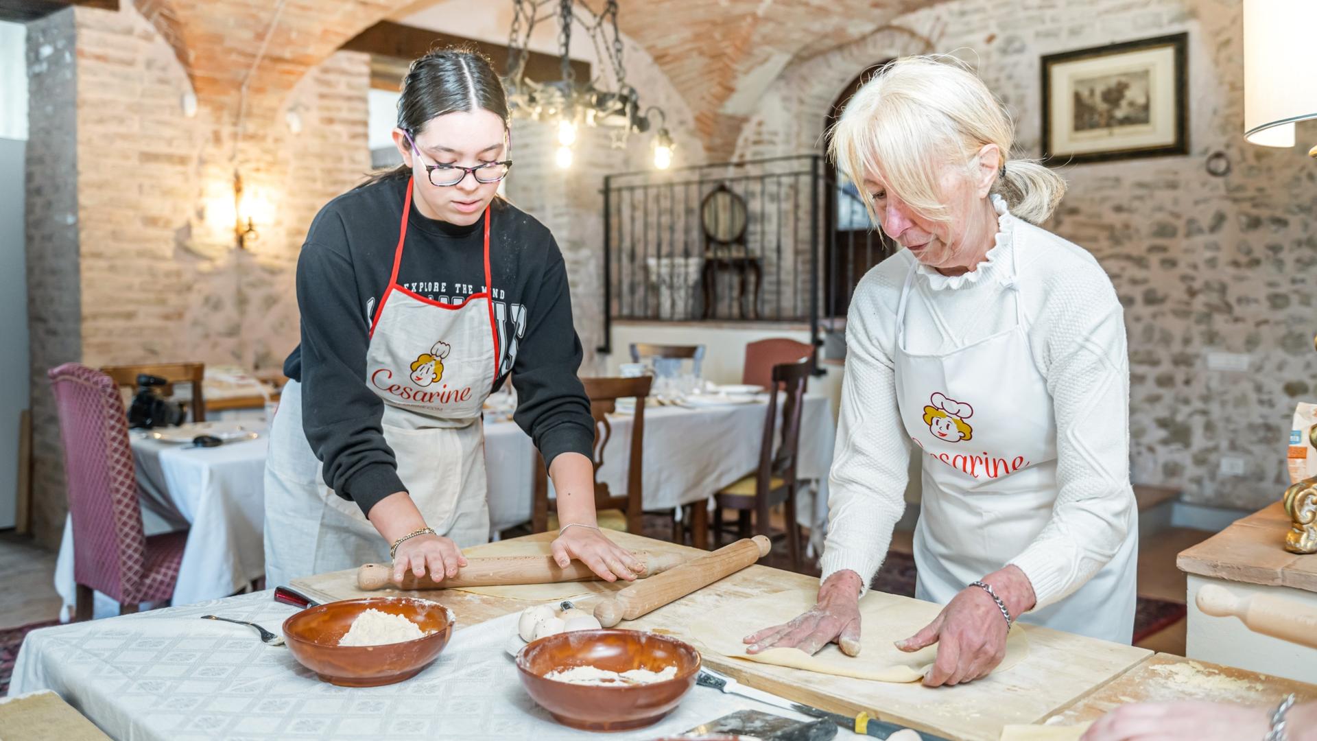 Pasta cooking class experience in Assisi - Thumbnail 7