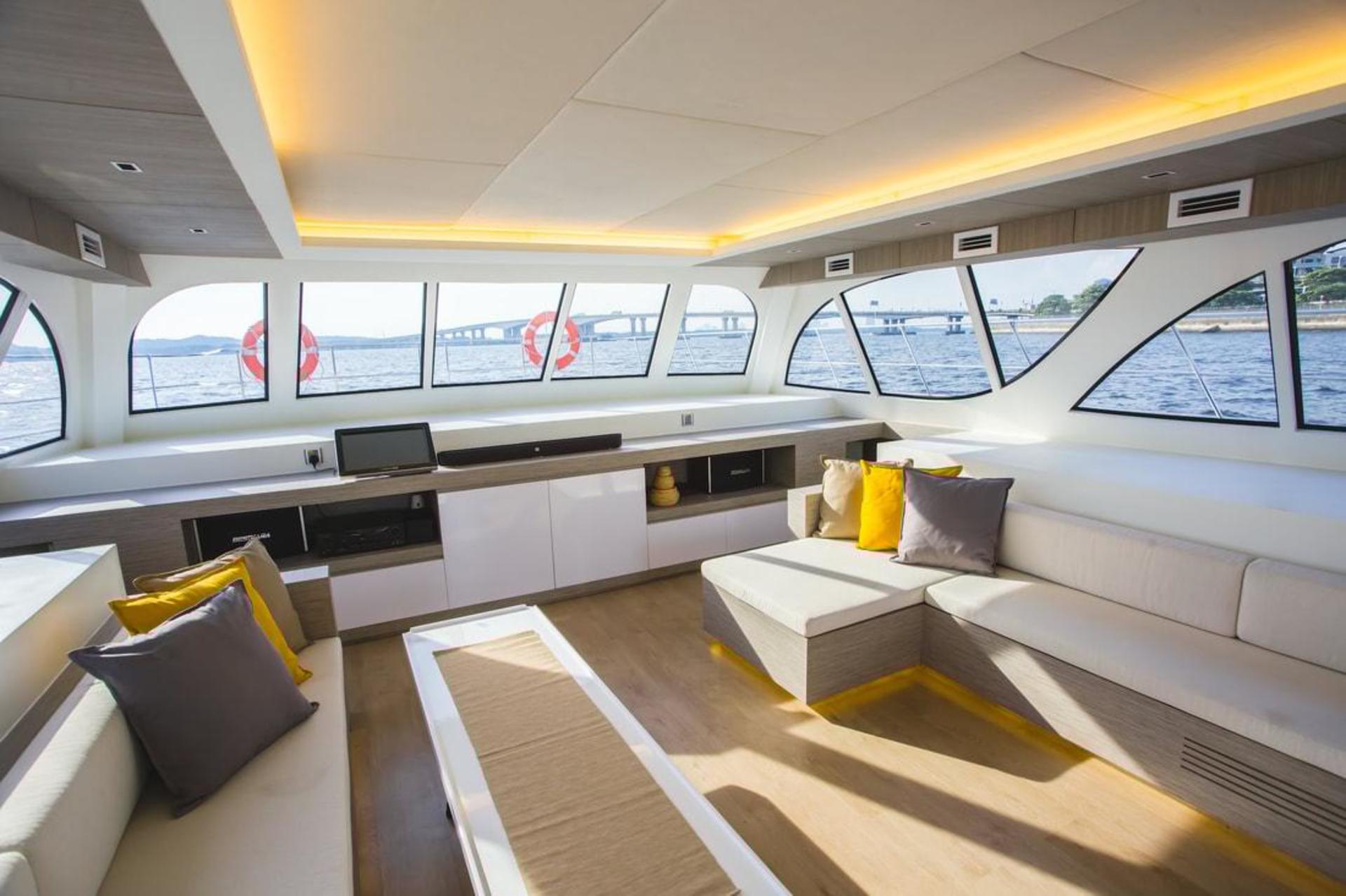 Southern Islands Yacht Charter on Maximum by Valencia Yachts - Thumbnail 4