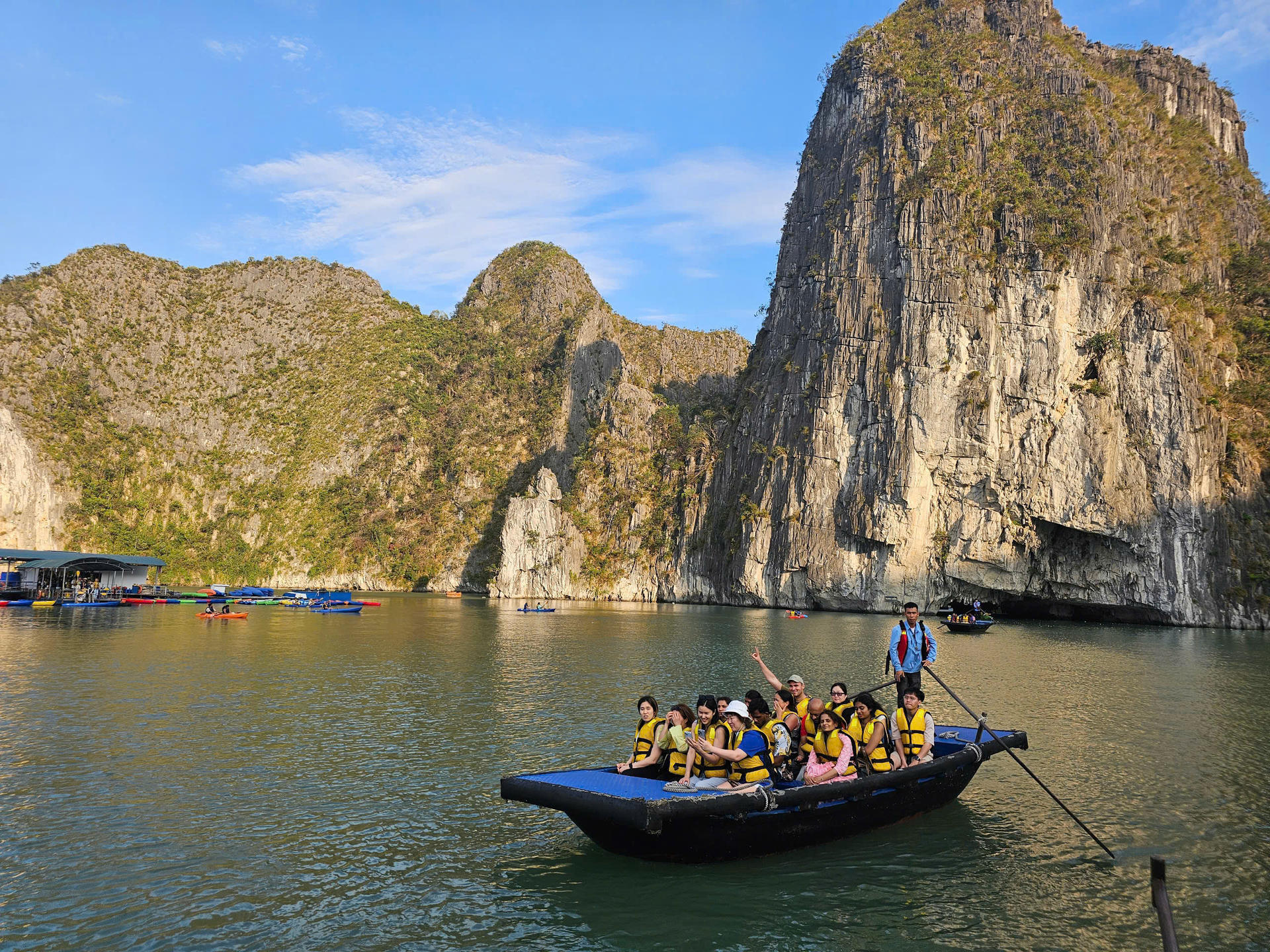 Jewels of the Bay Day Cruise: Ha Long Bay with Sung Sot & Ti Top - Thumbnail 21