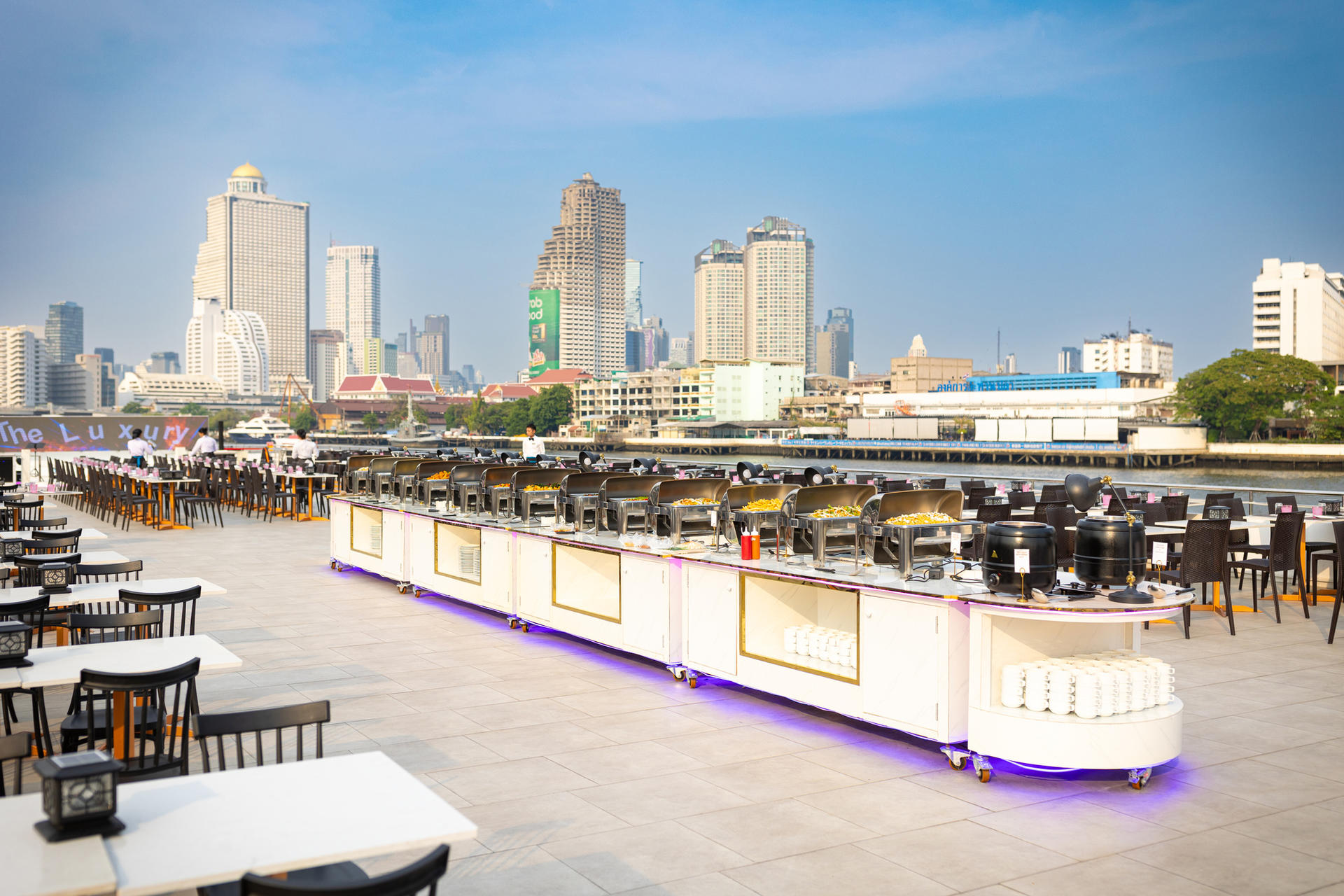The Luxury White Dinner Cruise in Bangkok - Thumbnail 15