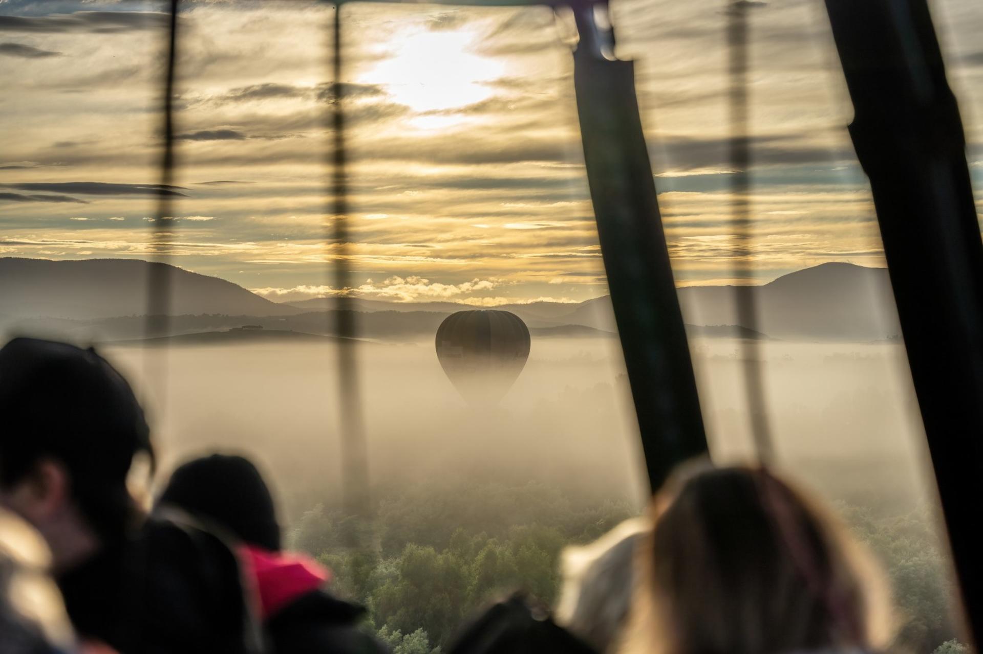 Hot Air Balloon Sunrise Flight Experience in Yarra Valley - Image 1