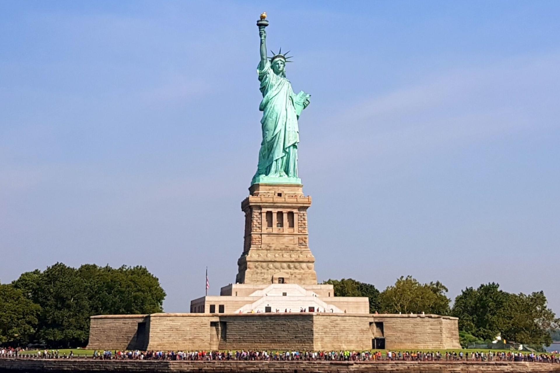 Secrets of The Statue of Liberty and Ellis Island Tour  - Thumbnail 4
