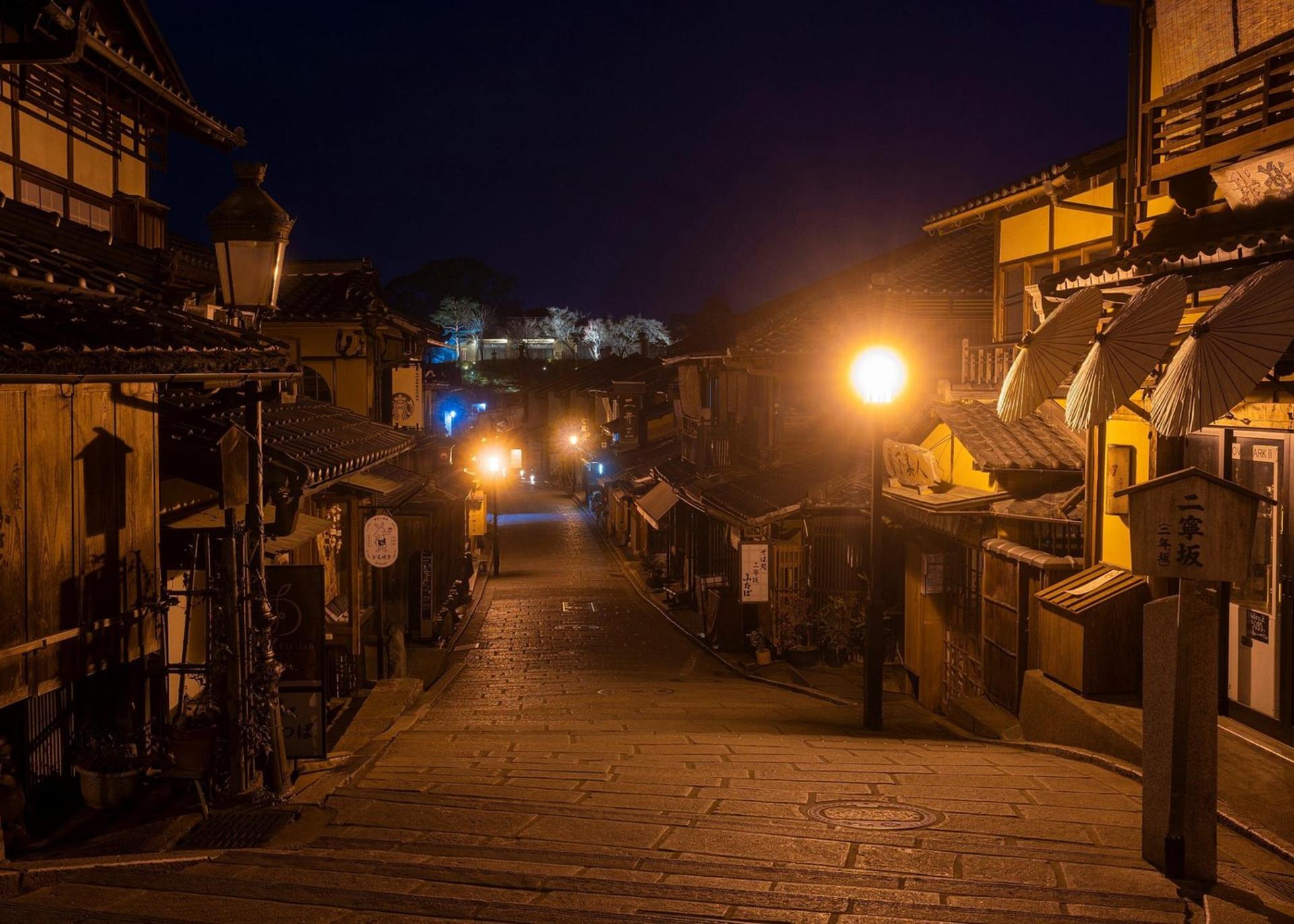 Kyoto Gion Night Tour: Exploring the Geisha District and Hidden Gems - Thumbnail 6