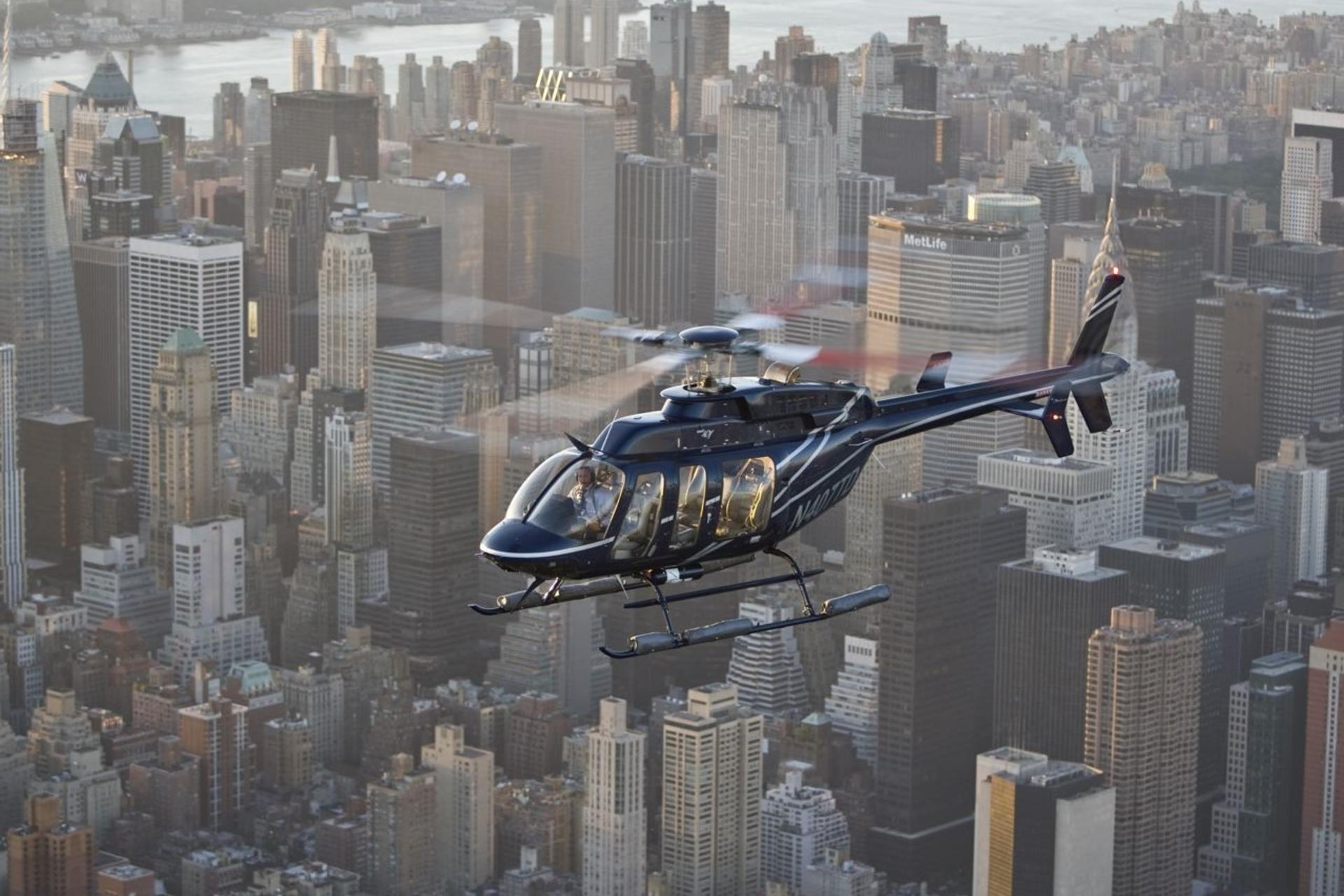 New York City Helicopter Tour from Downtown Manhattan - Thumbnail 4