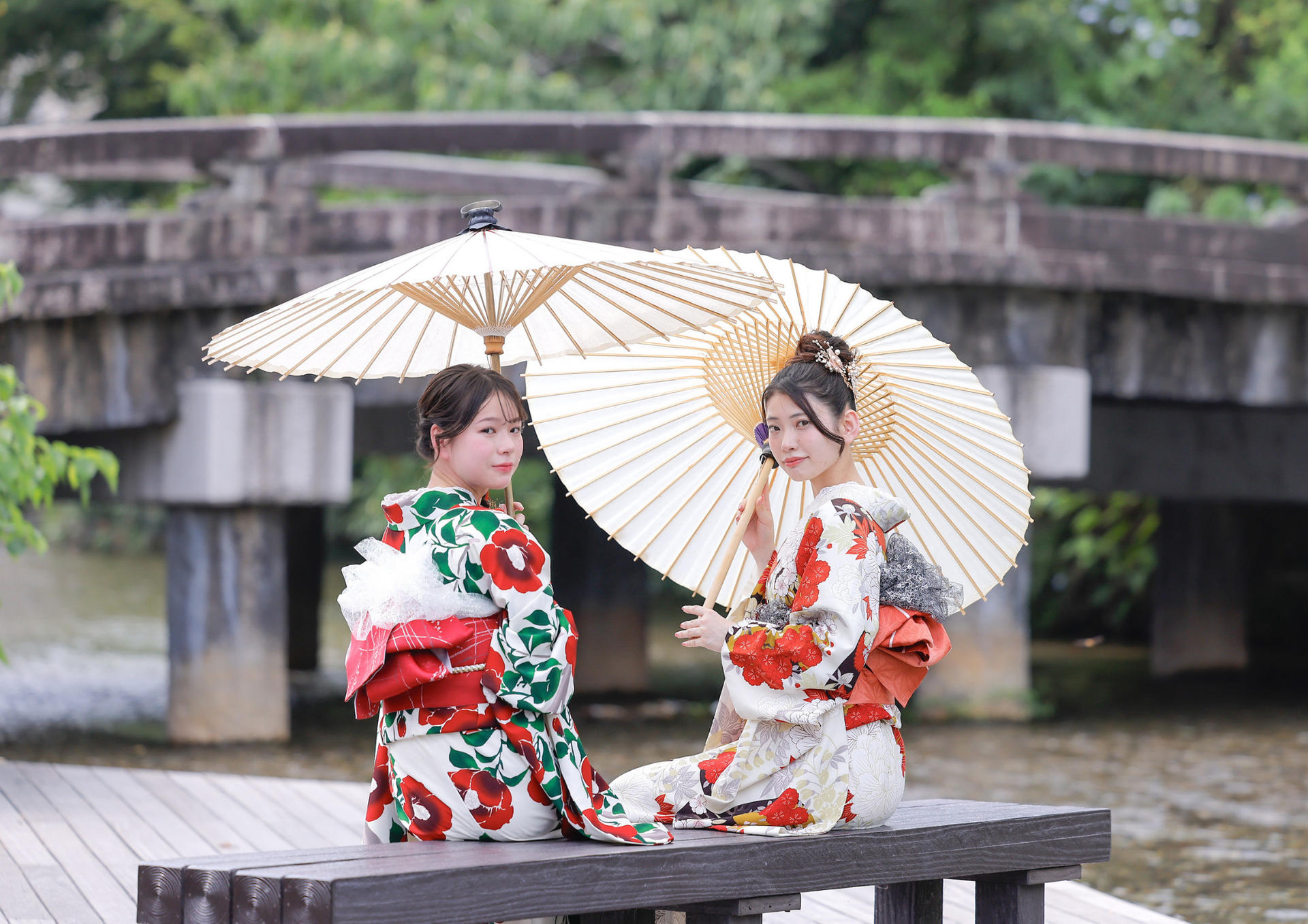 Kyoto Arashiyama Kimono Rental: 3-minute walk to Togetsukyo Bridge, includes women's hair set. Kyoto Aiwafuku - Thumbnail 16