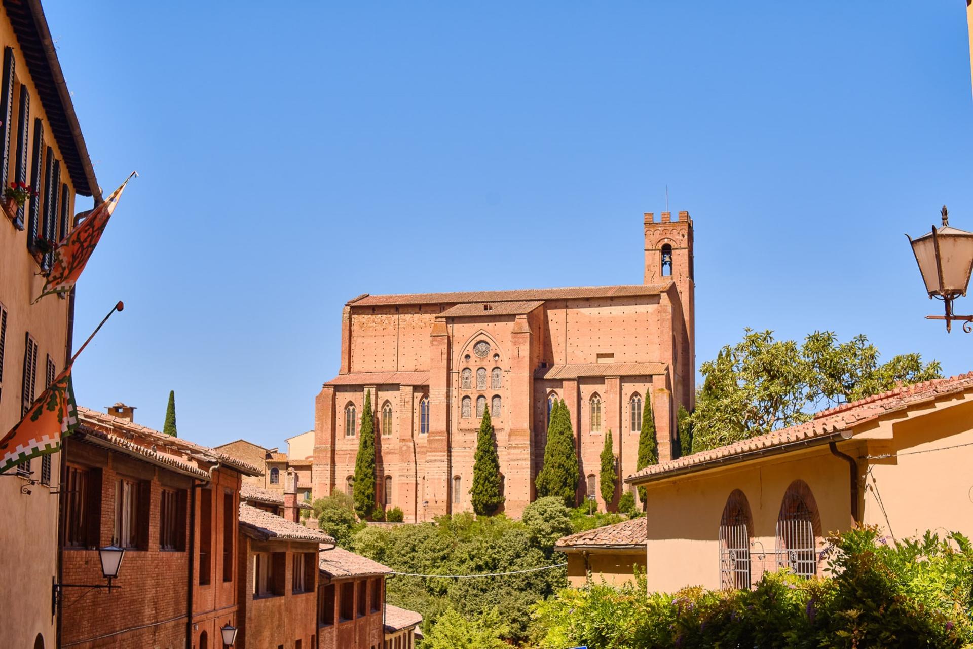Siena, San Gimignano, Monteriggioni, and Chianti Wine Tasting Tour - Thumbnail 9