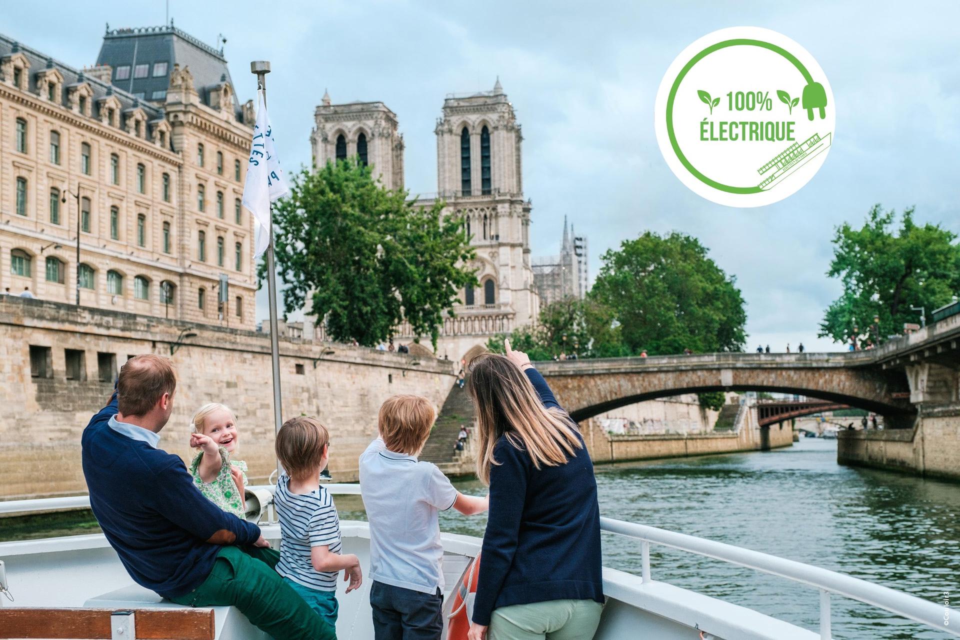 Seine River Sightseeing Cruise in Paris by Vedette de Paris - Thumbnail 3