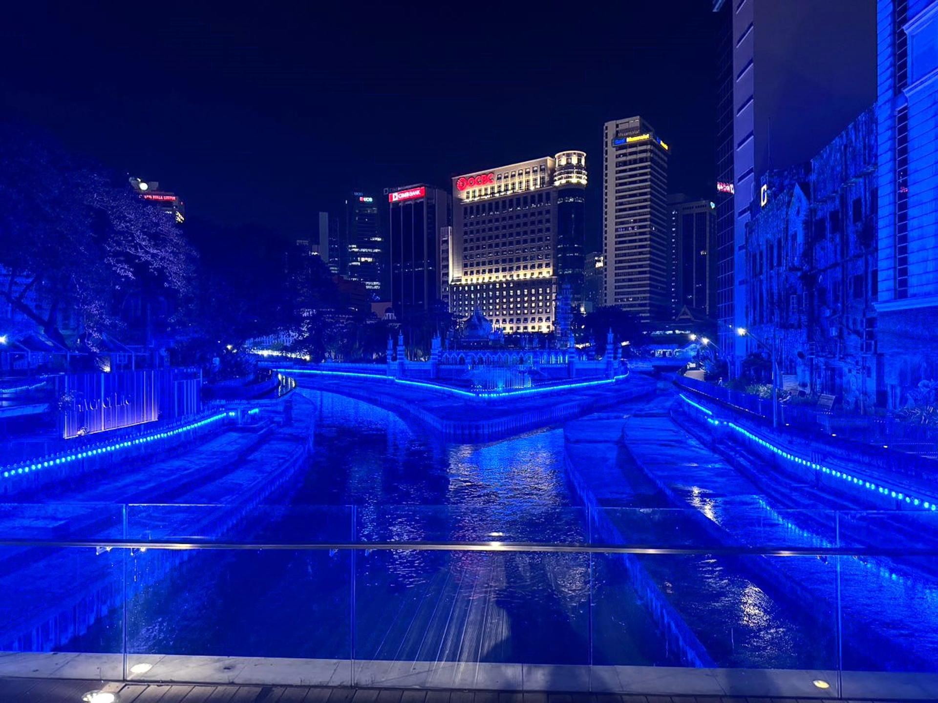 Putrajaya Sunset Cruise and Kuala Lumpur Night Exploration - Thumbnail 5