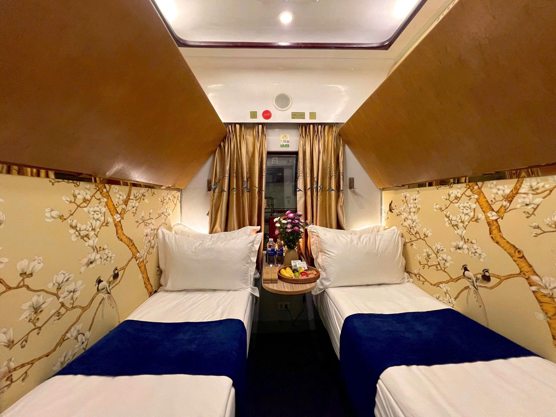 Ha Noi - Da Nang Train by Chapa Express - Thumbnail 2