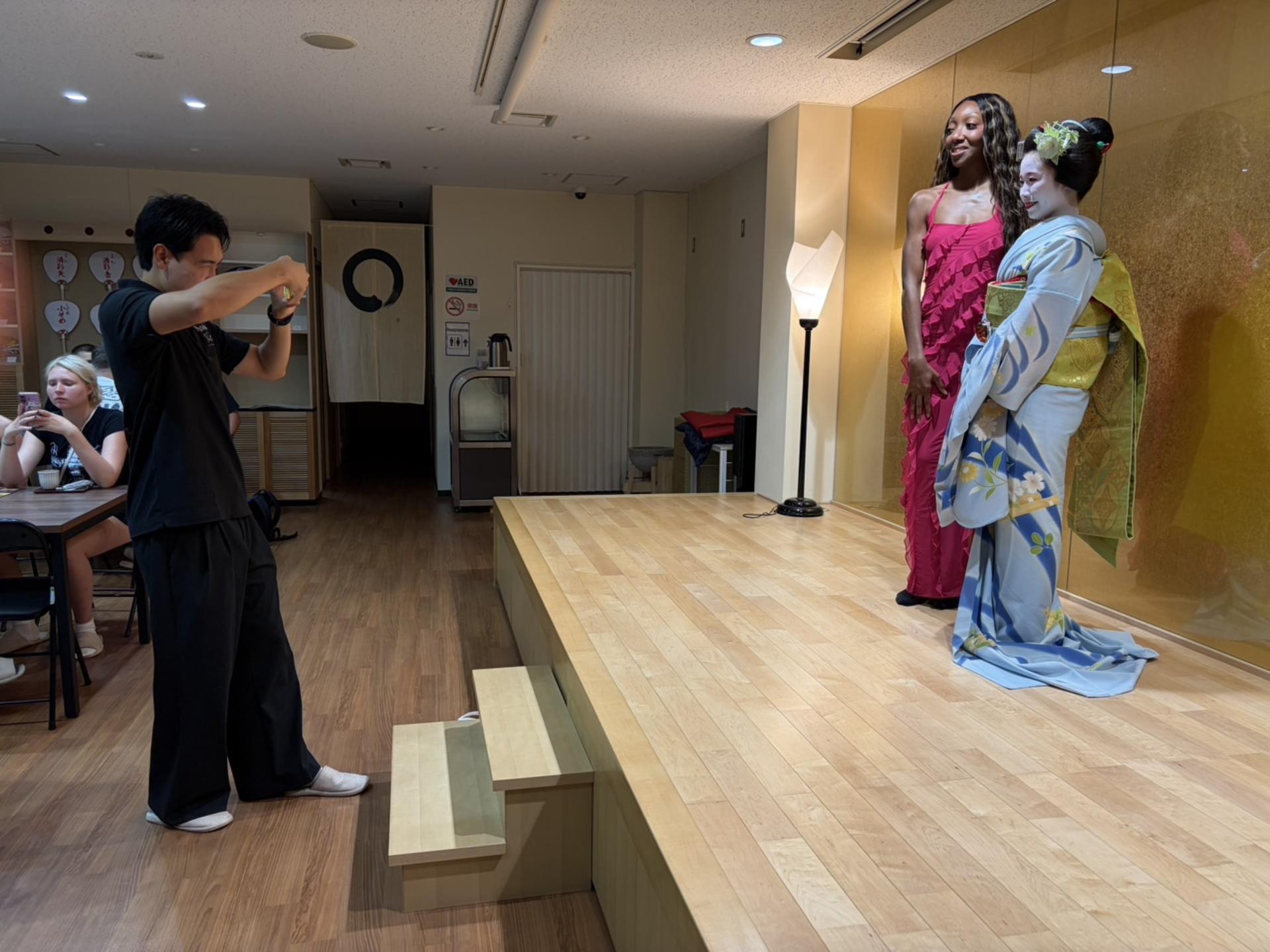 1-Hour Geisha/Maiko Show in Kyoto - Thumbnail 7