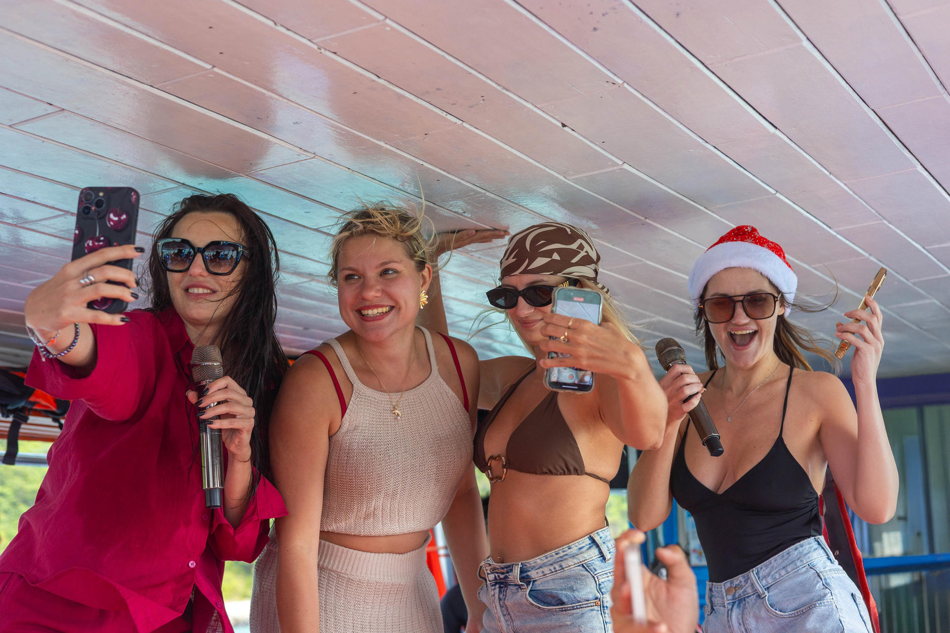 Nha Trang Floating Bar Boat Party Island Hopping Tour - Thumbnail 25