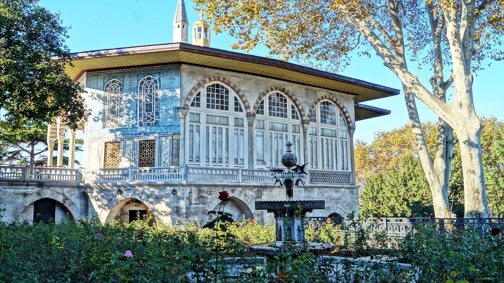 Topkapi Palace Skip-the-Line Ticket and Audio App - Thumbnail 2