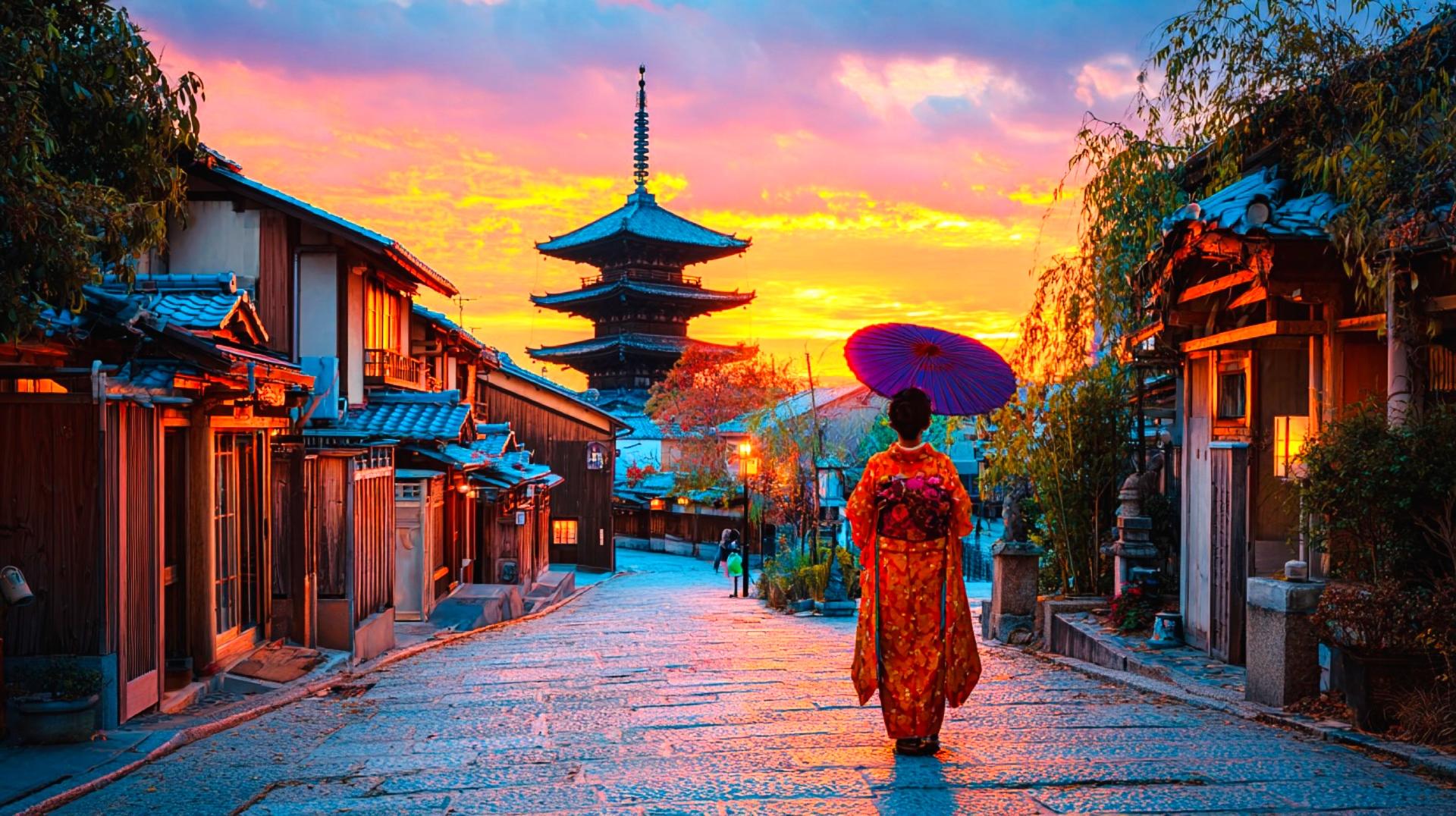 Kyoto: Gion and Geisha District Guided Walking Tour - Thumbnail 2