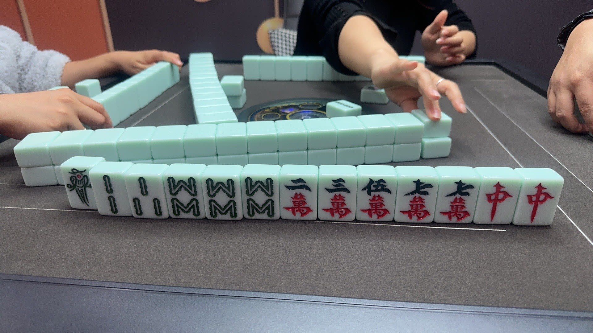 Shanghai: Mahjong Workshop with Market Tour & Tea Tasting - Thumbnail 2