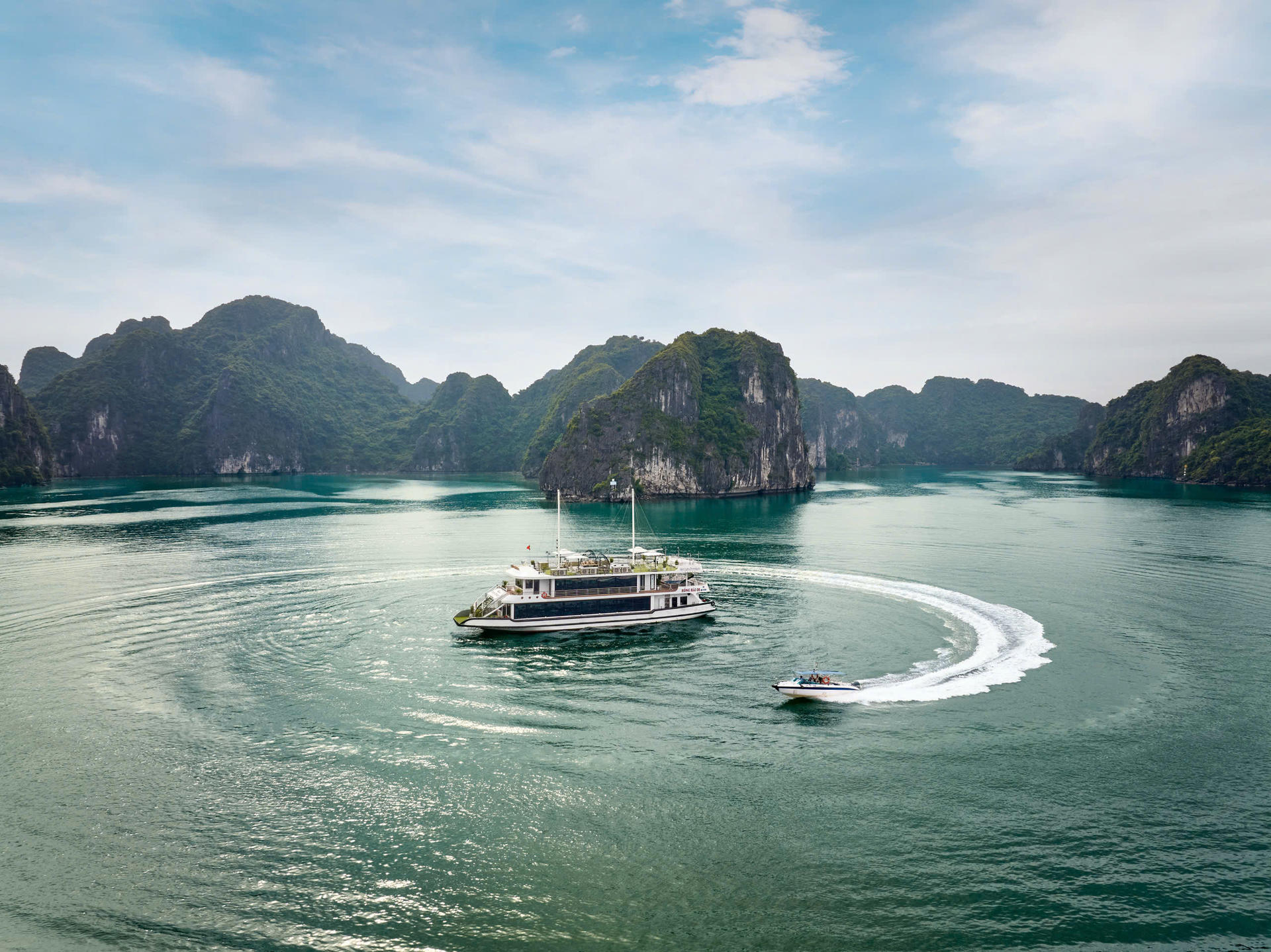 Hercules Premium Day Cruise: Ha Long Bay with Sung Sot & Ti Top - Thumbnail 19