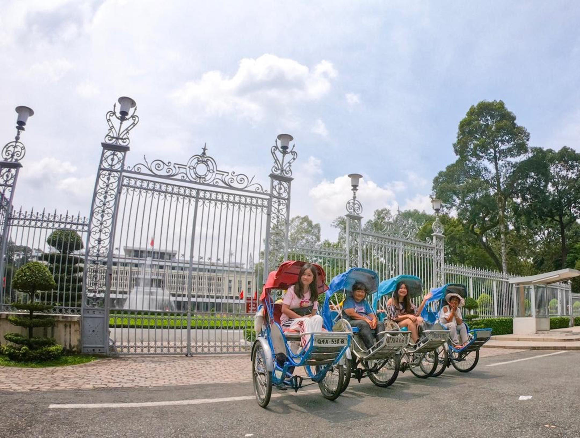 Cyclo Ride with Lunch or Dinner in Vietnamese Restaurant - Thumbnail 7
