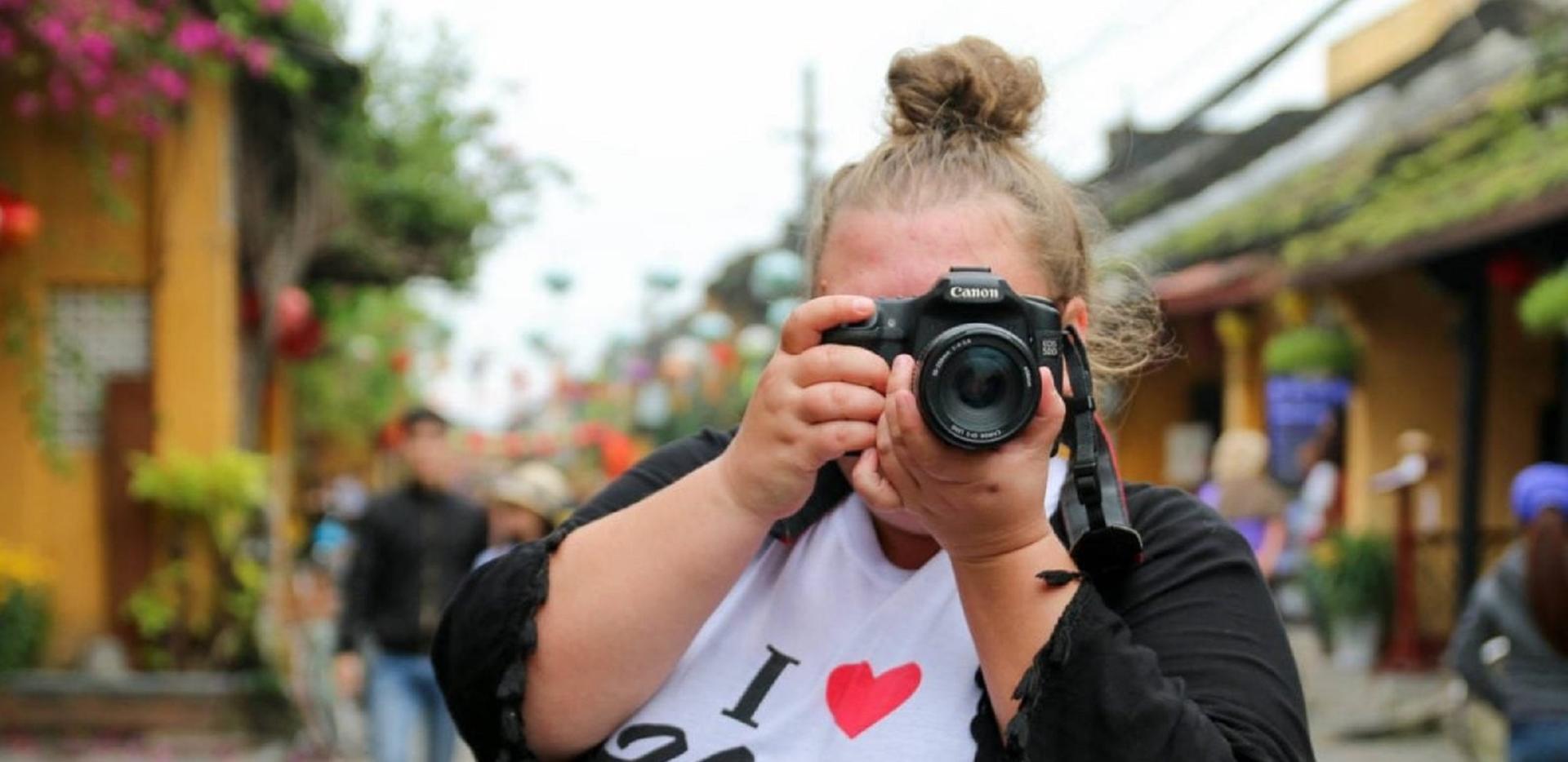 Private Photoshoot Experience in Hoi An - Thumbnail 2