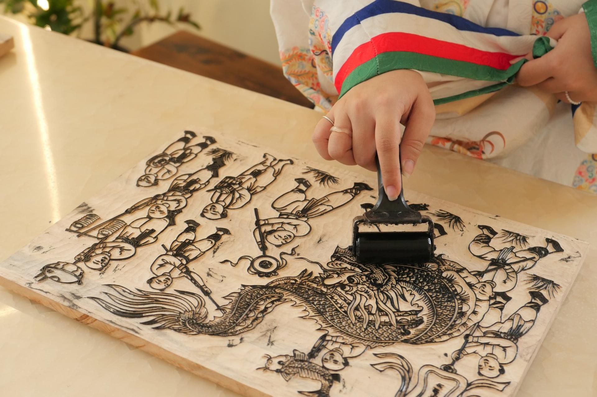 200-Year Folk Art Workshop: Craft Your Heritage Souvenir in Hanoi - Thumbnail 15
