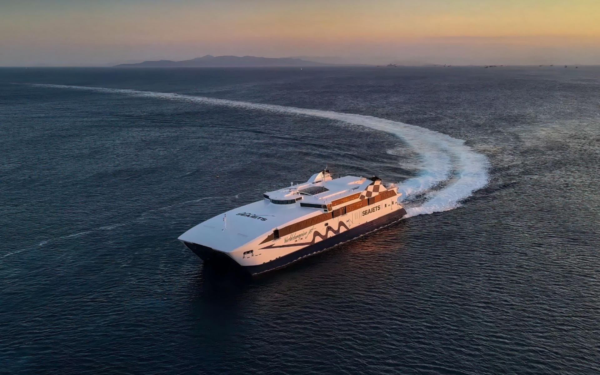 Santorini - Naxos Ferry Ticket - Thumbnail 2