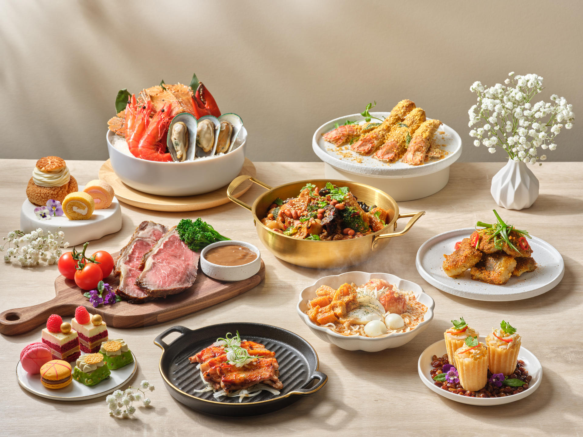 Crossroads Buffet at Singapore Marriott Tang Plaza Hotel - Image 1