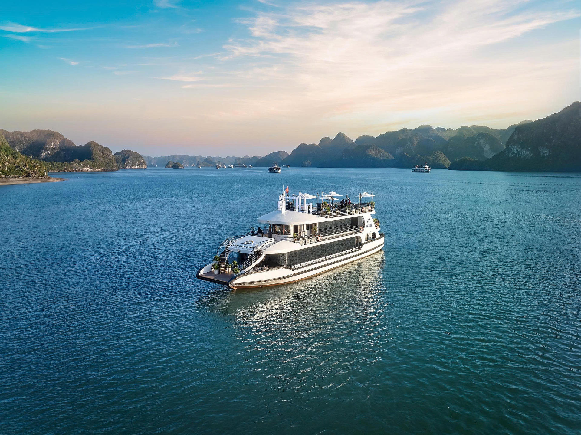 Cozy Indochine Day Cruise: Ha Long Bay, Sung Sot, Ti Top - Thumbnail 5