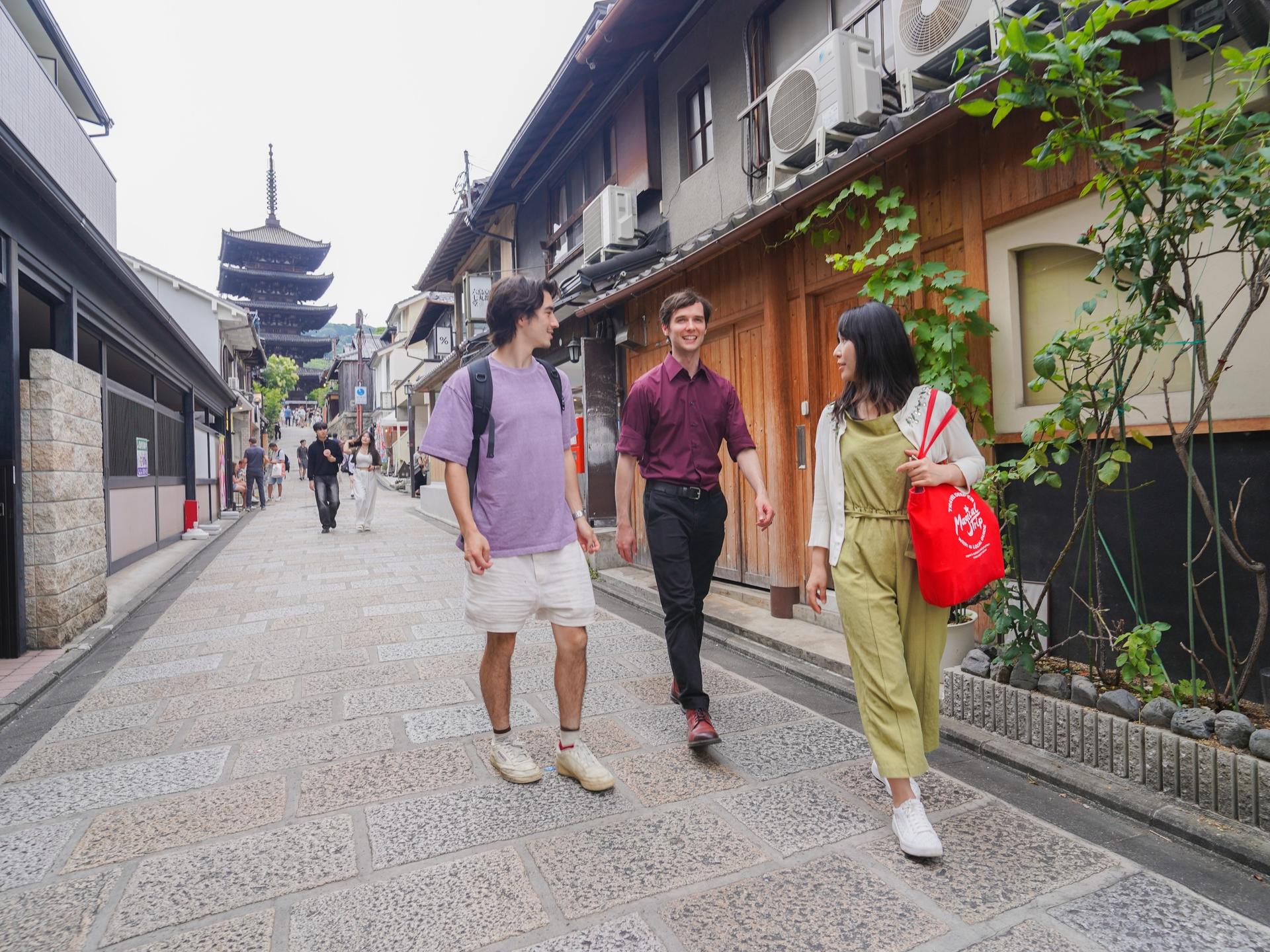 Kyoto Gion Tea ceremony & Wabi-sabi Walking Tour - Thumbnail 11