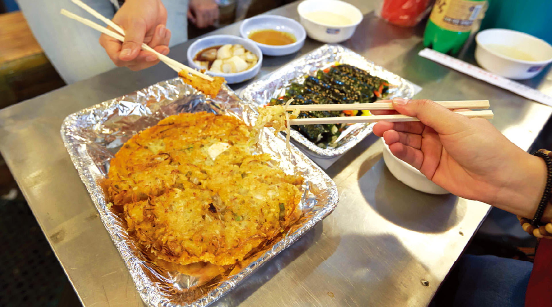 Seoul Night Tour : Changgyeonggung, Gwangjang Market , Naksan Park   - Thumbnail 22